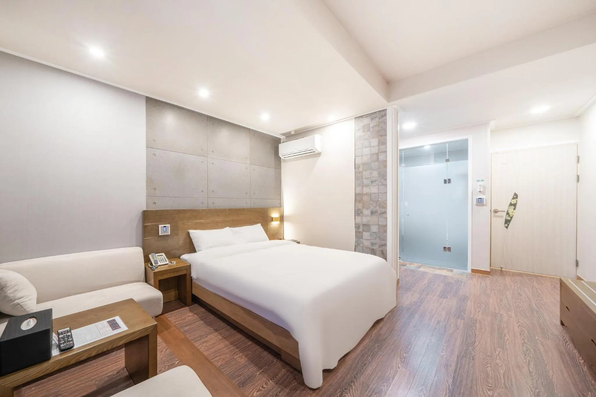 Photo of the whole room, Bed in The 7 Business Hotel