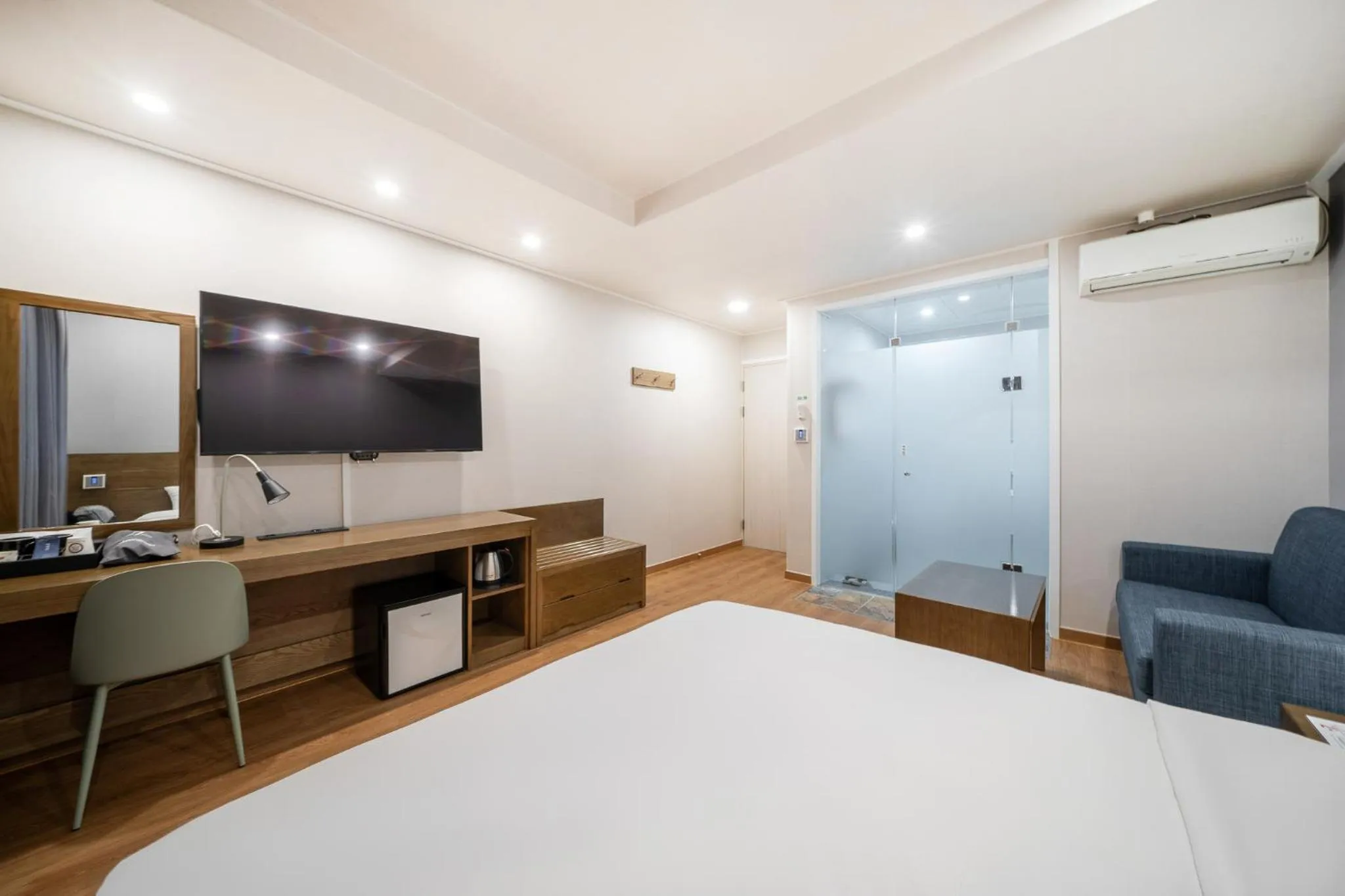 Bed in The 7 Business Hotel