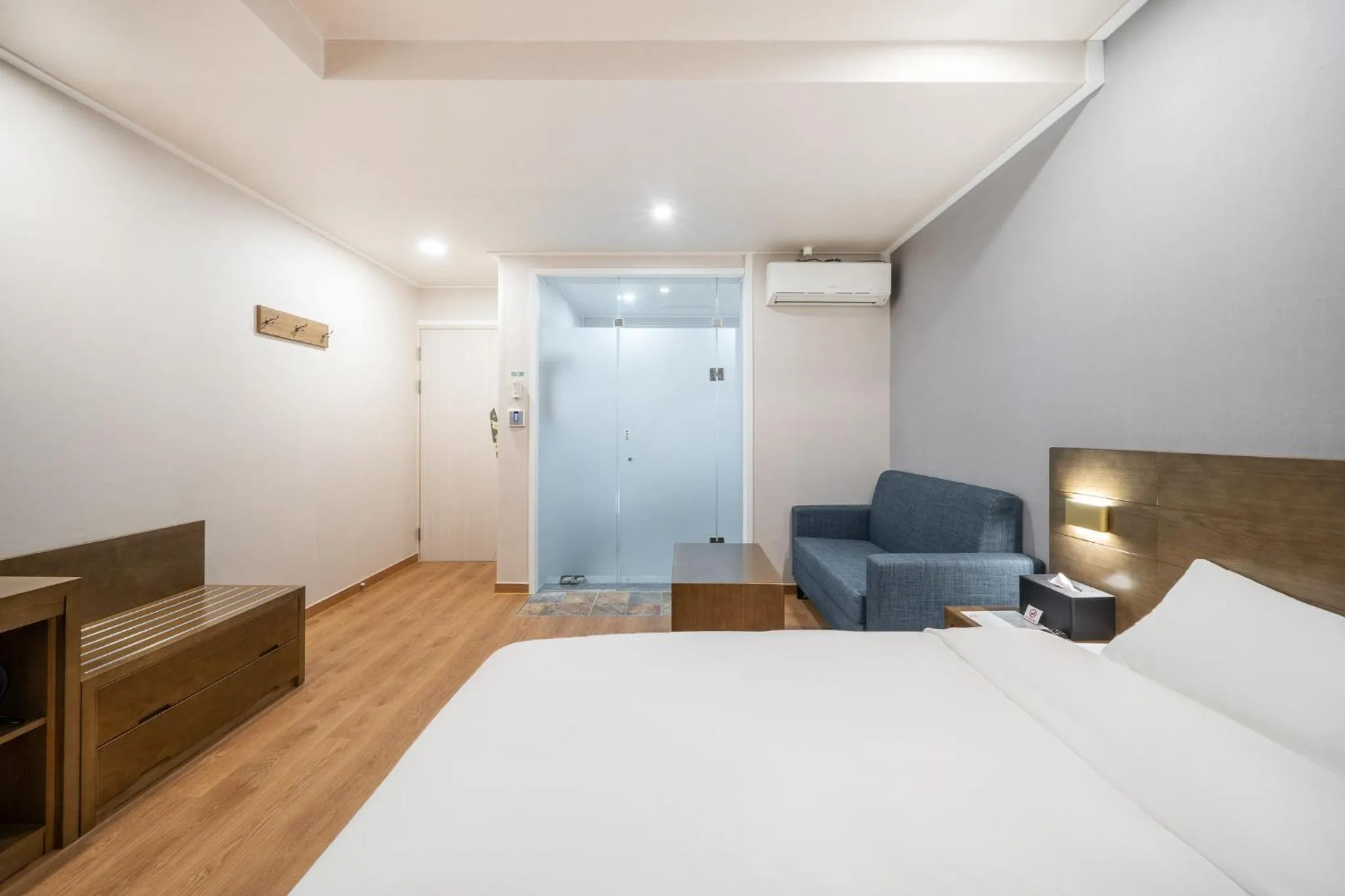 Bed in The 7 Business Hotel