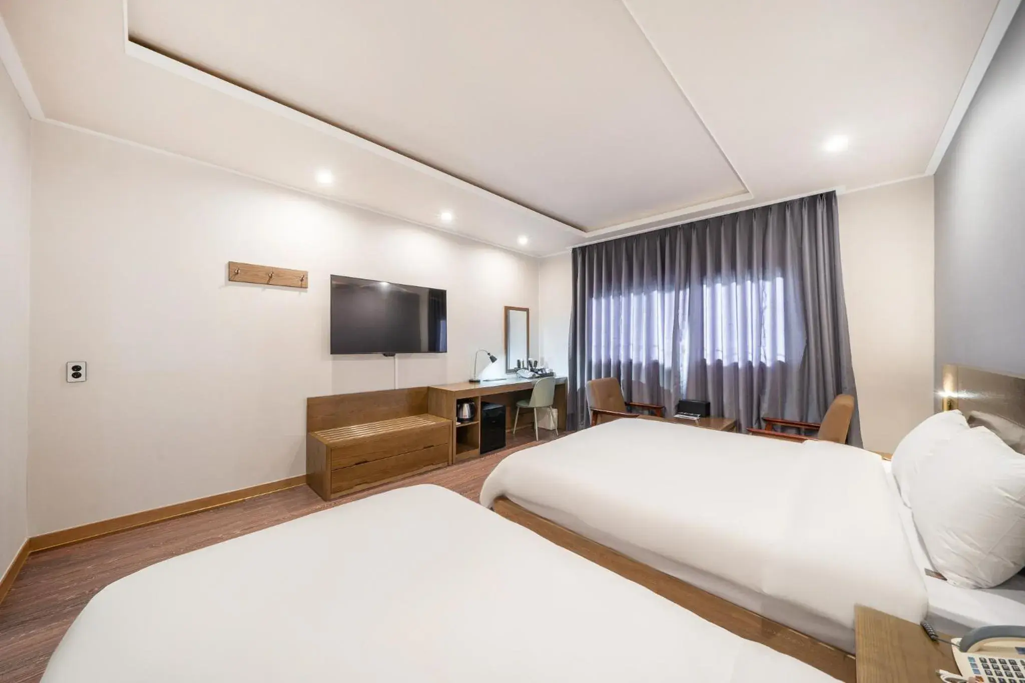 Standard Twin Room with Mountain View in The 7 Business Hotel Standard Twin Room with Mountain View in The 7 Business Hotel