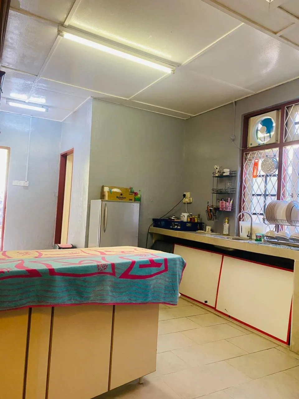 Communal kitchen in Vintage Guesthouse
