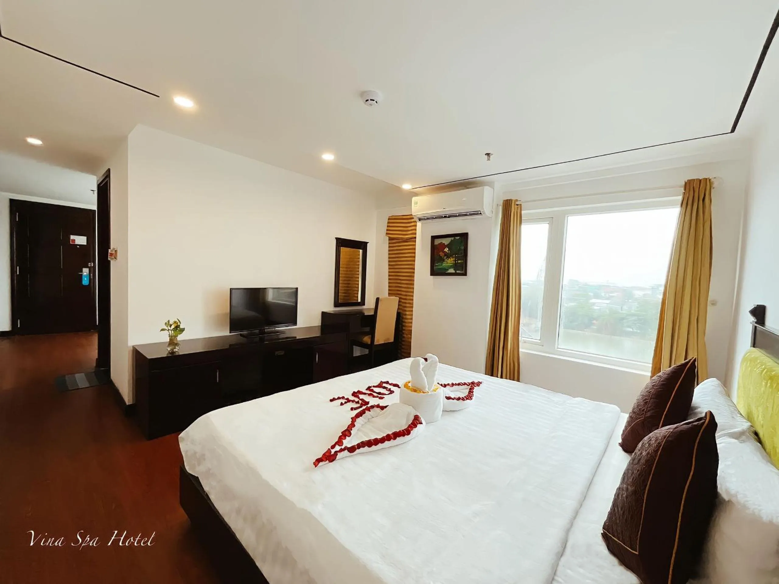 hair dresser, Bed in Việt Nam Hotel