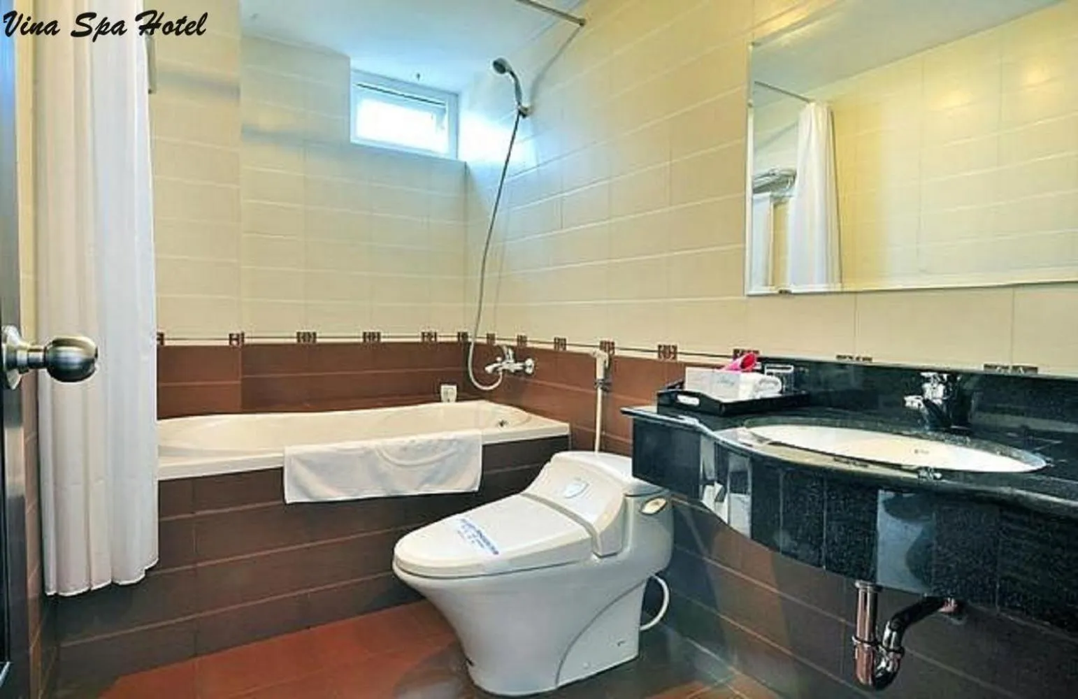 Toilet in Việt Nam Hotel