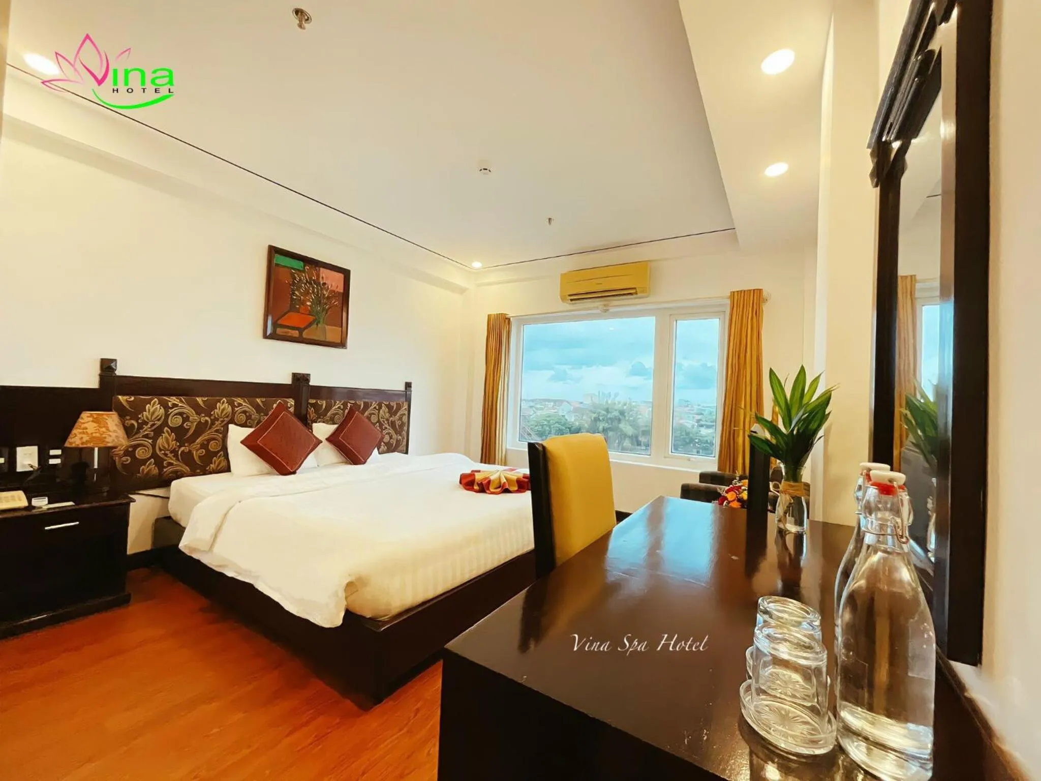 hair dresser, Bed in Việt Nam Hotel