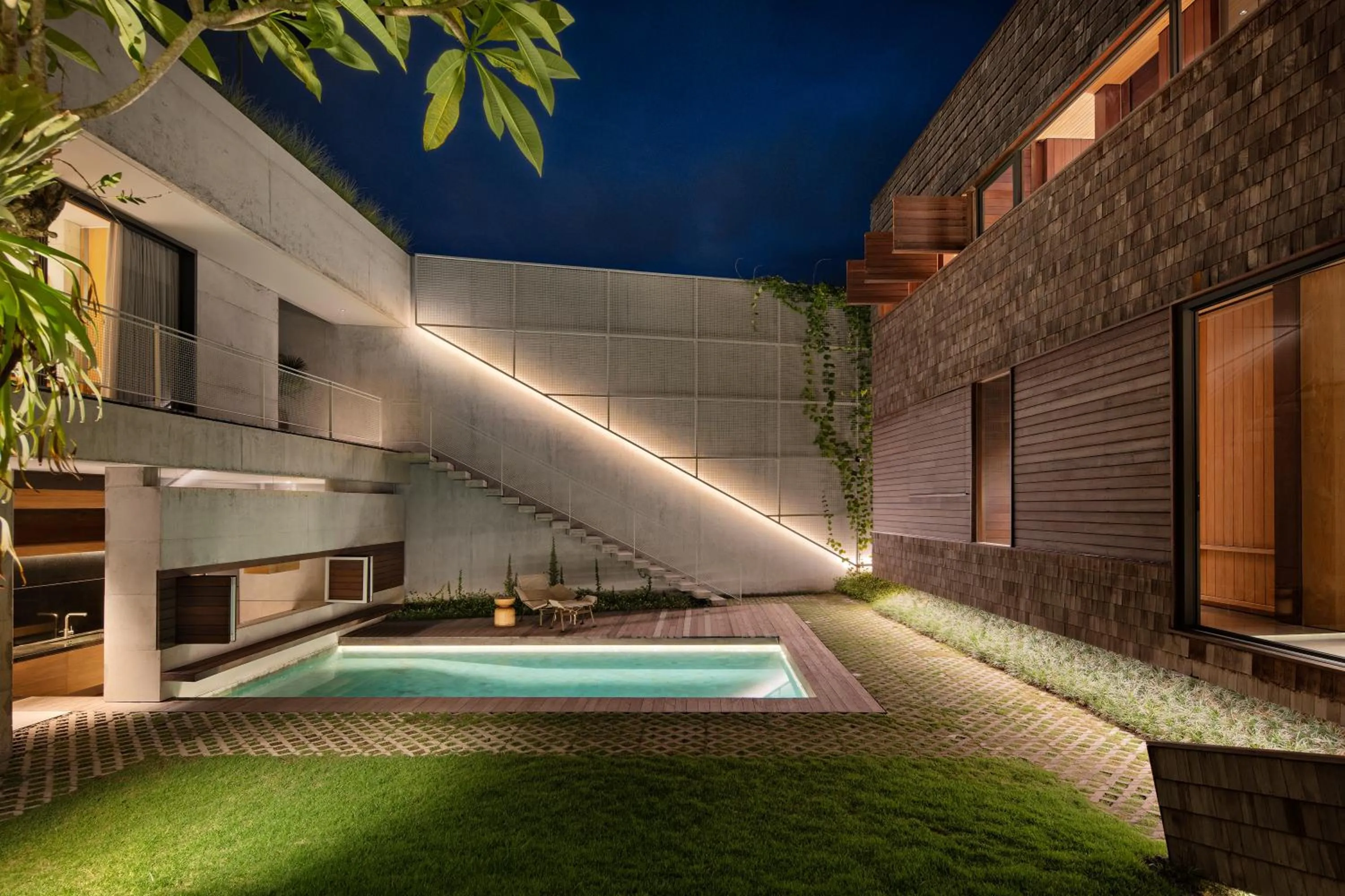 Property building in Villa Tana Takah