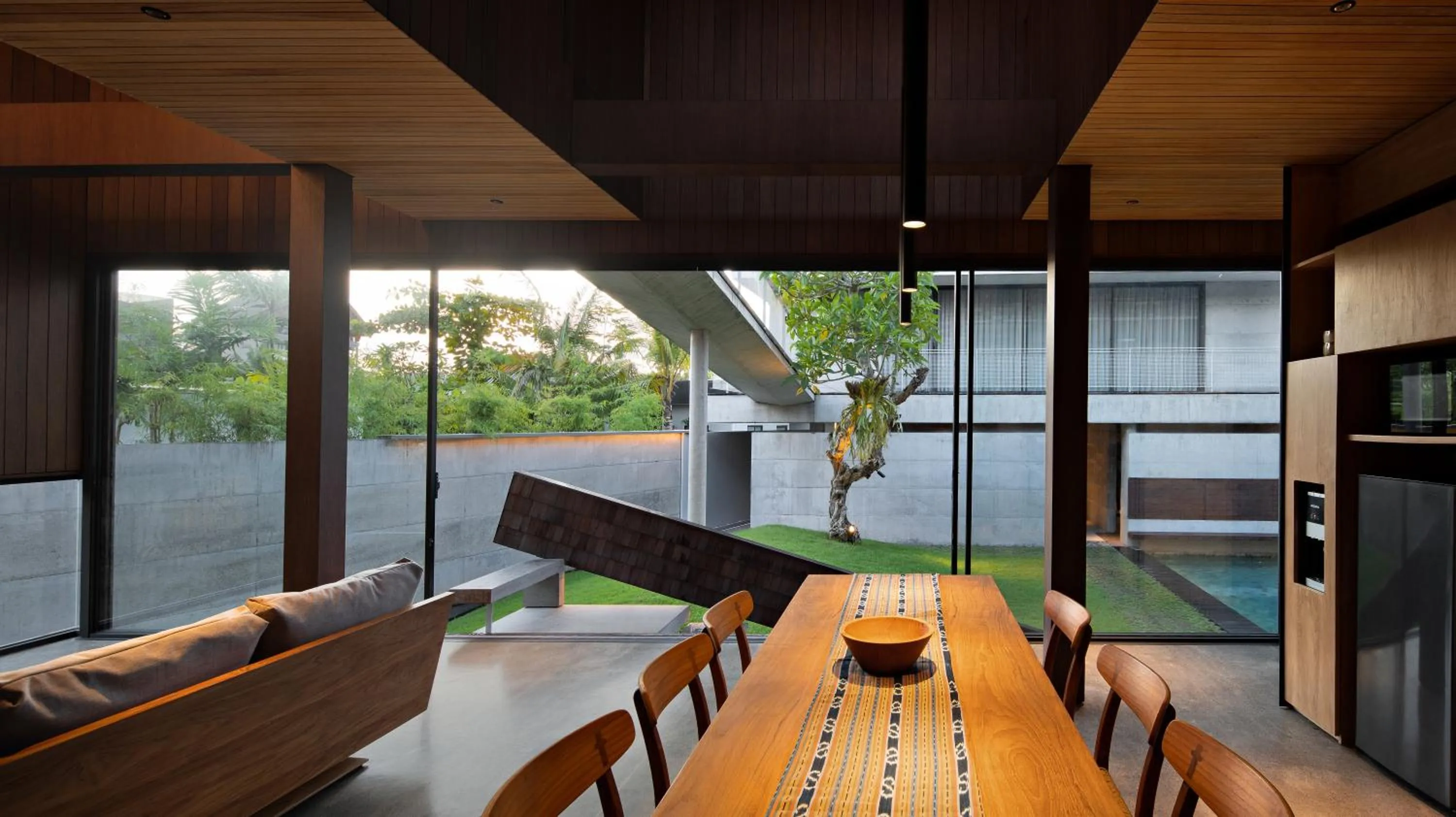 Dining area in Villa Tana Takah