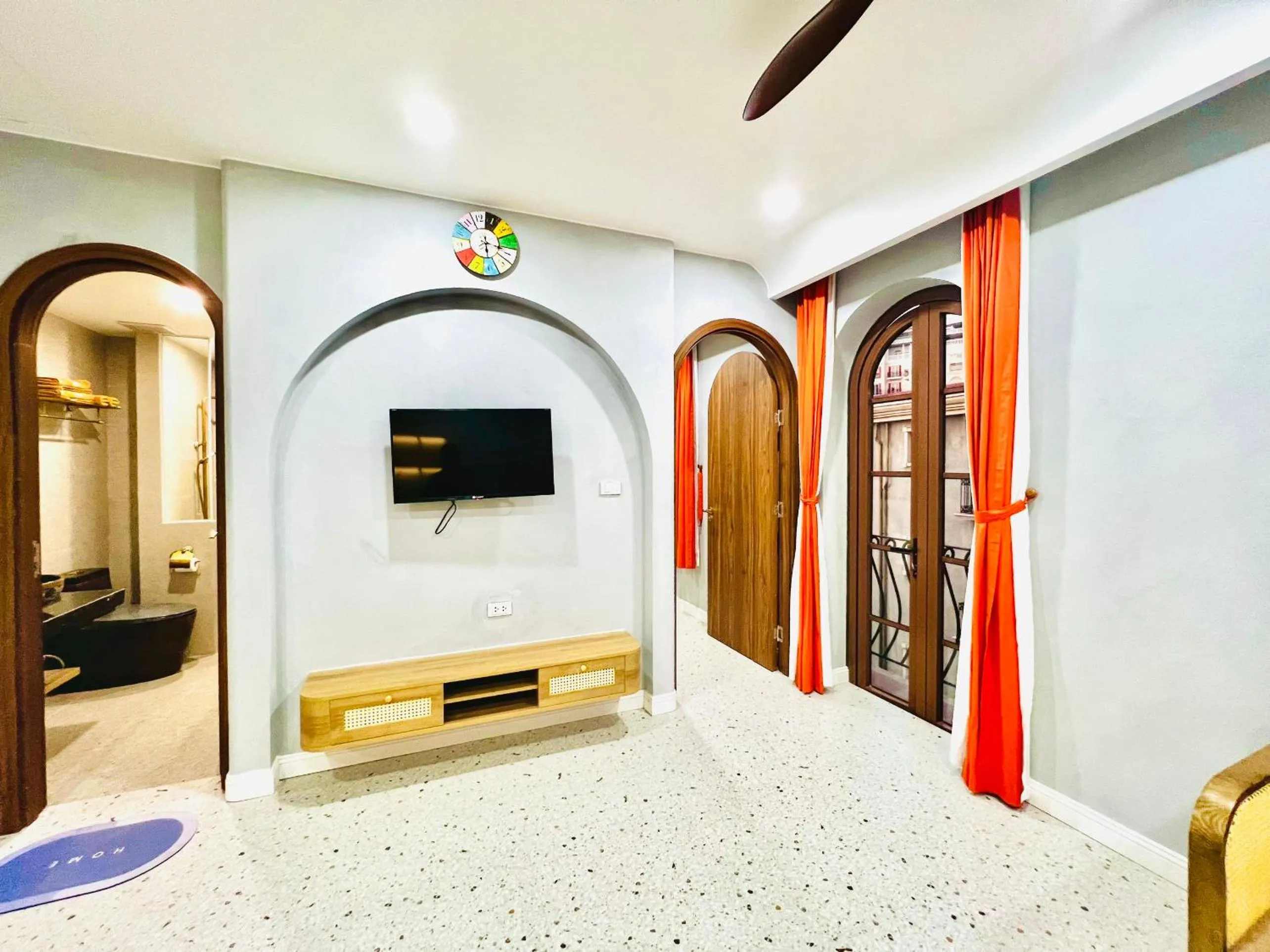 Communal lounge/ TV room in Rova Hotel Phú Quốc