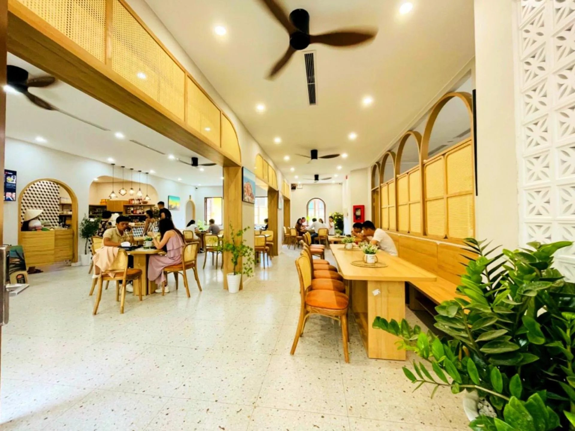Restaurant/places to eat in Rova Hotel Phú Quốc