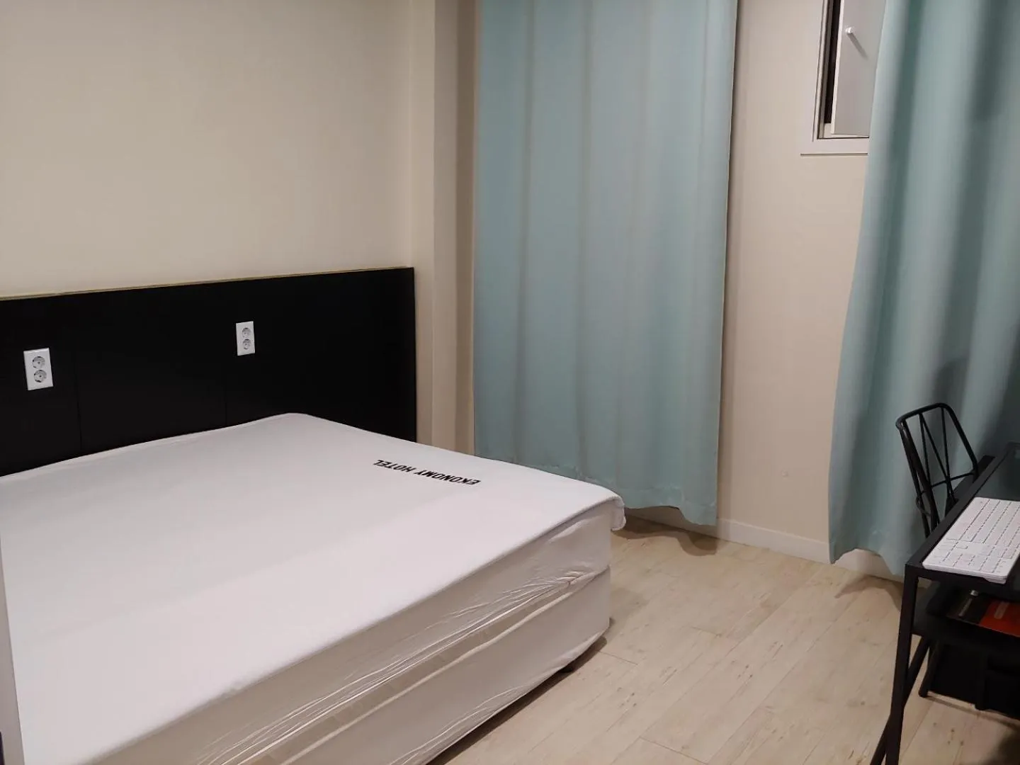 Bed in Ekonomy Hotel