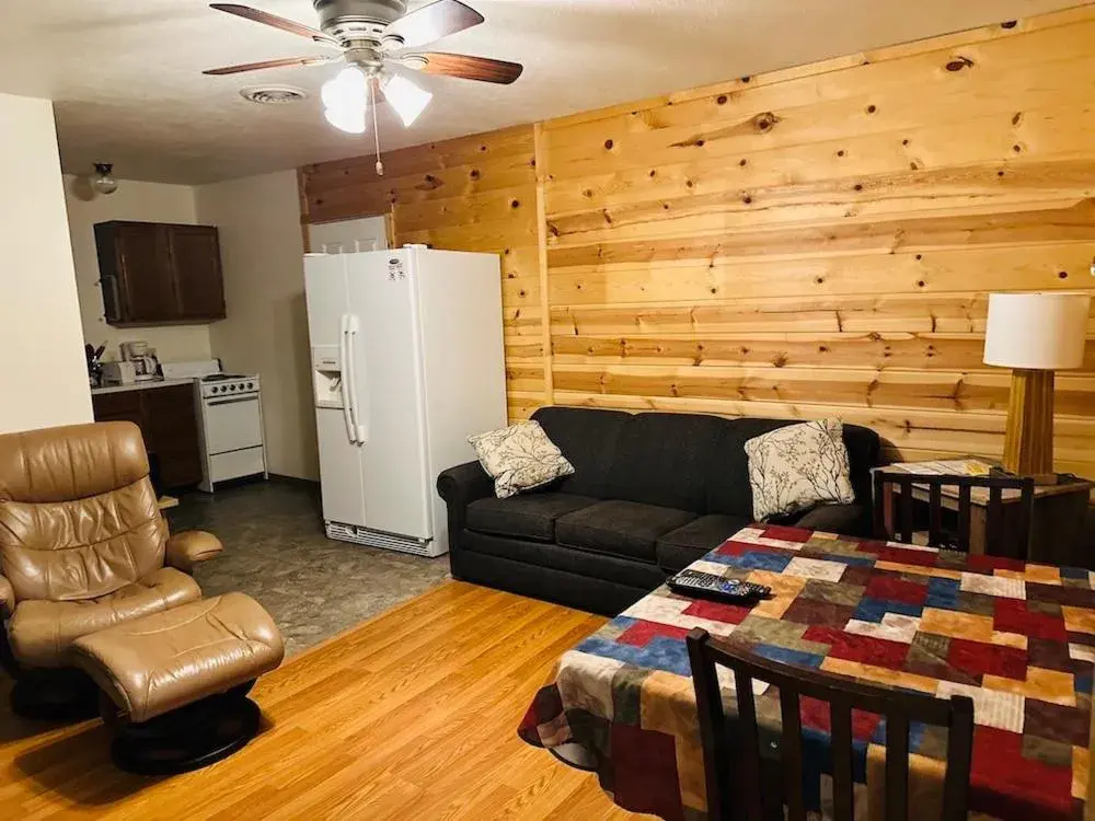 Budget Double or Twin Room - single occupancy in Country Cabins Hotel Budget Double or Twin Room - single occupancy in Country Cabins Hotel