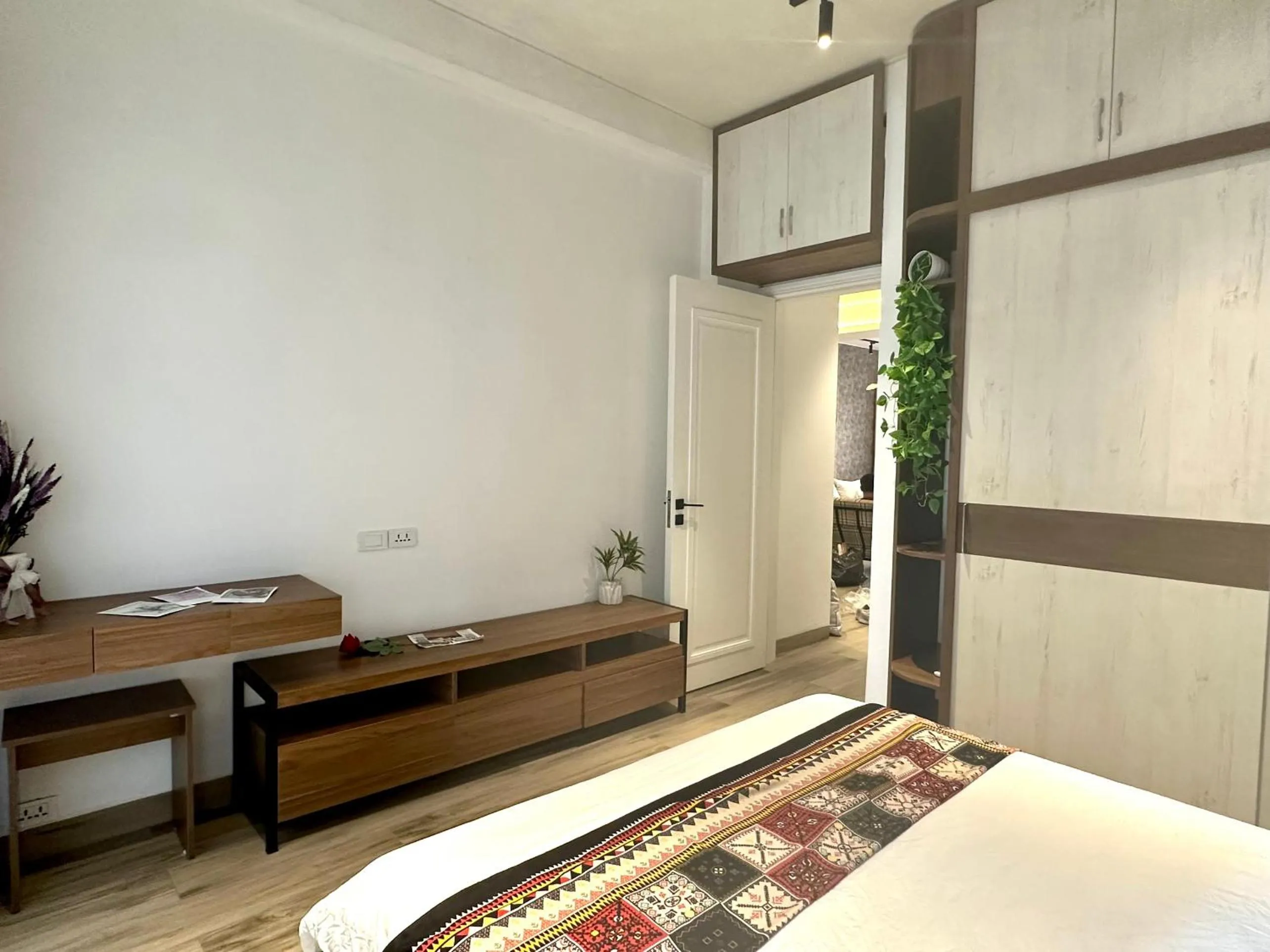 Bedroom, Bed in Luxe Paradise Residence 88 Tu Hoa