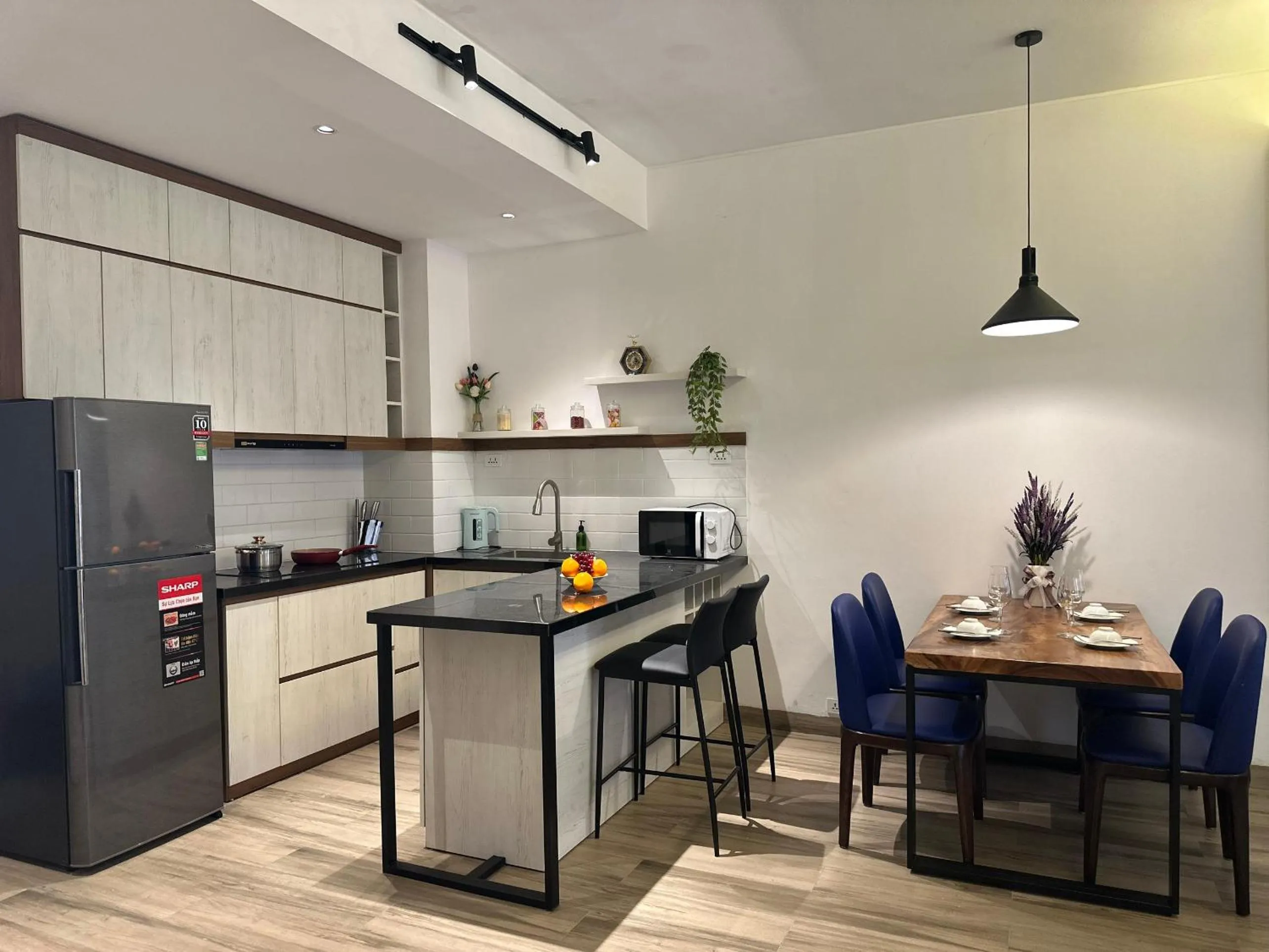 Kitchen or kitchenette in Luxe Paradise Residence 88 Tu Hoa