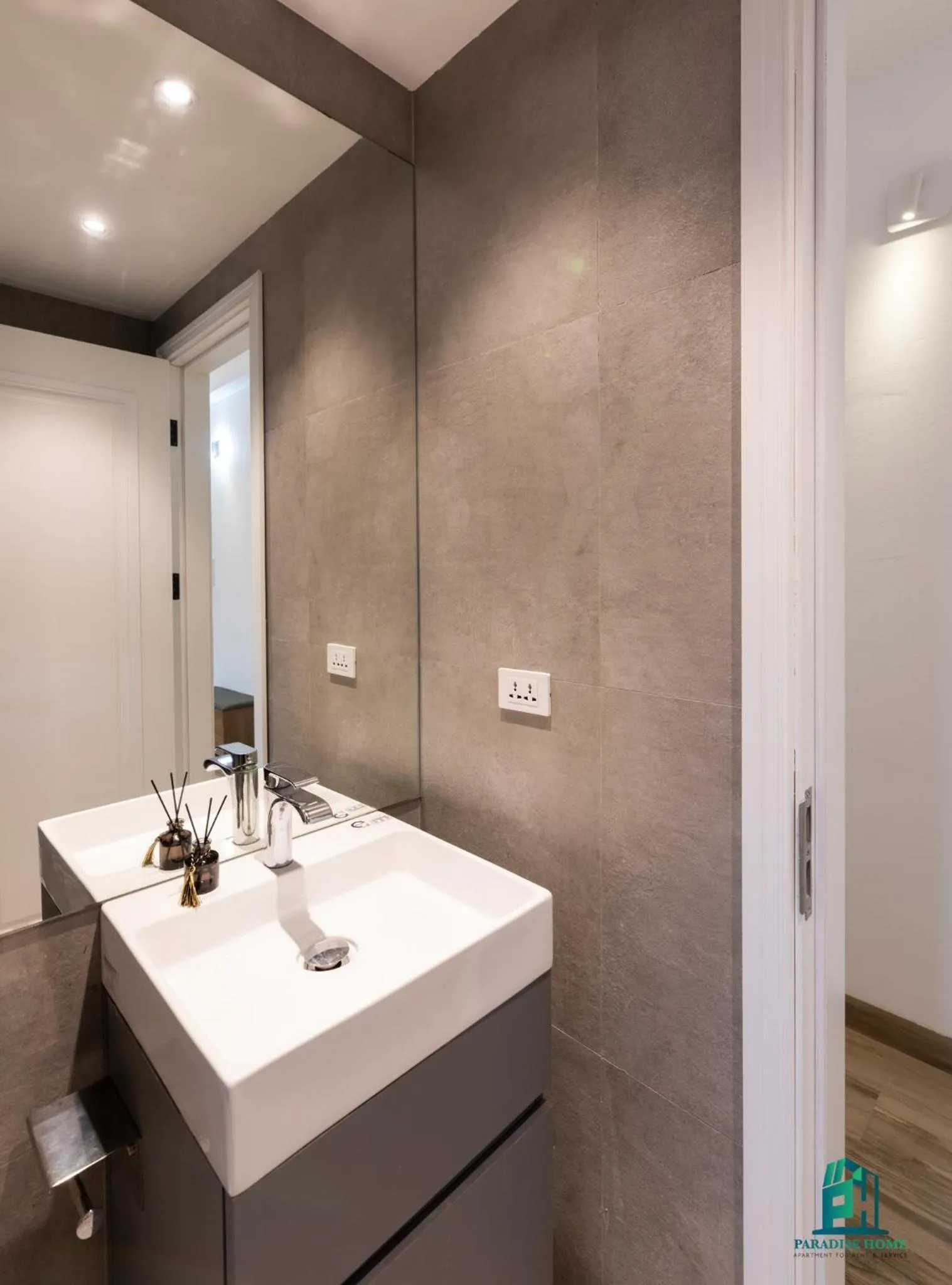 Shower in Luxe Paradise Residence 88 Tu Hoa