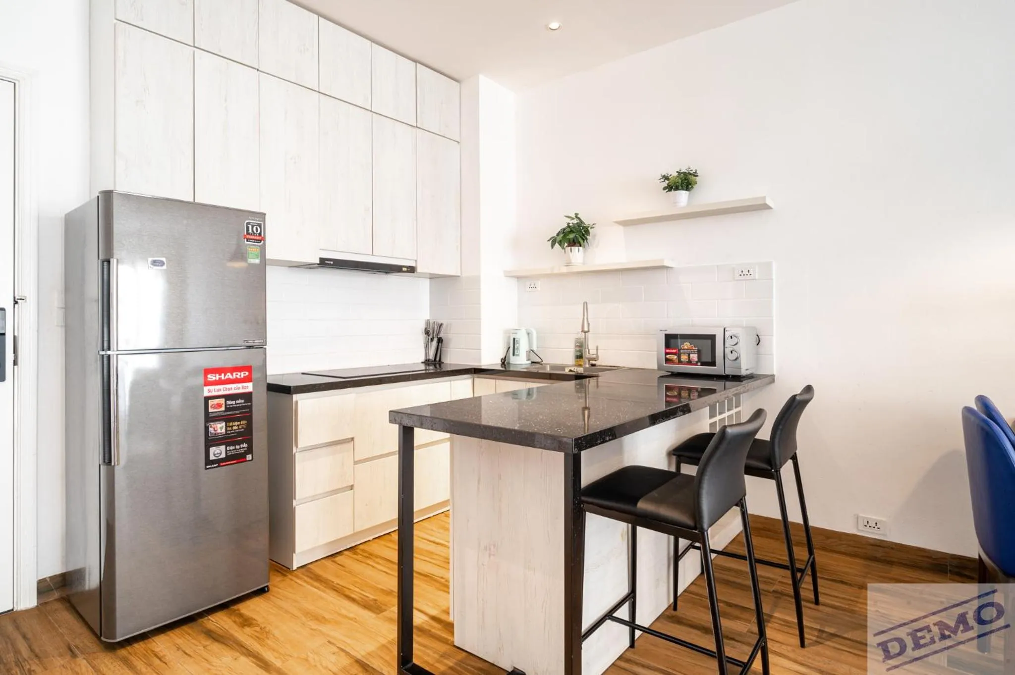 Kitchen or kitchenette in Luxe Paradise Residence 88 Tu Hoa