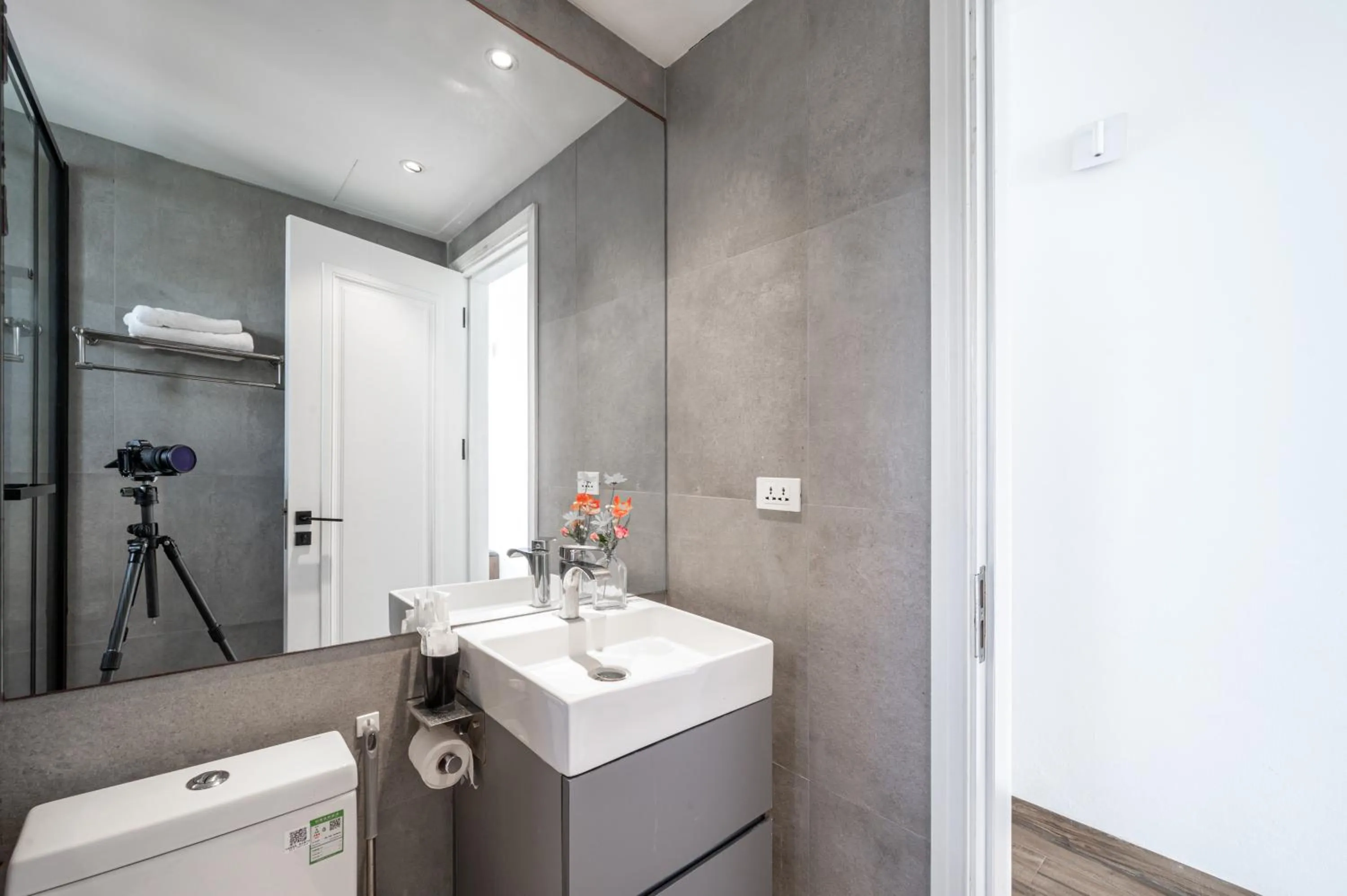 Bathroom in Luxe Paradise Residence 88 Tu Hoa