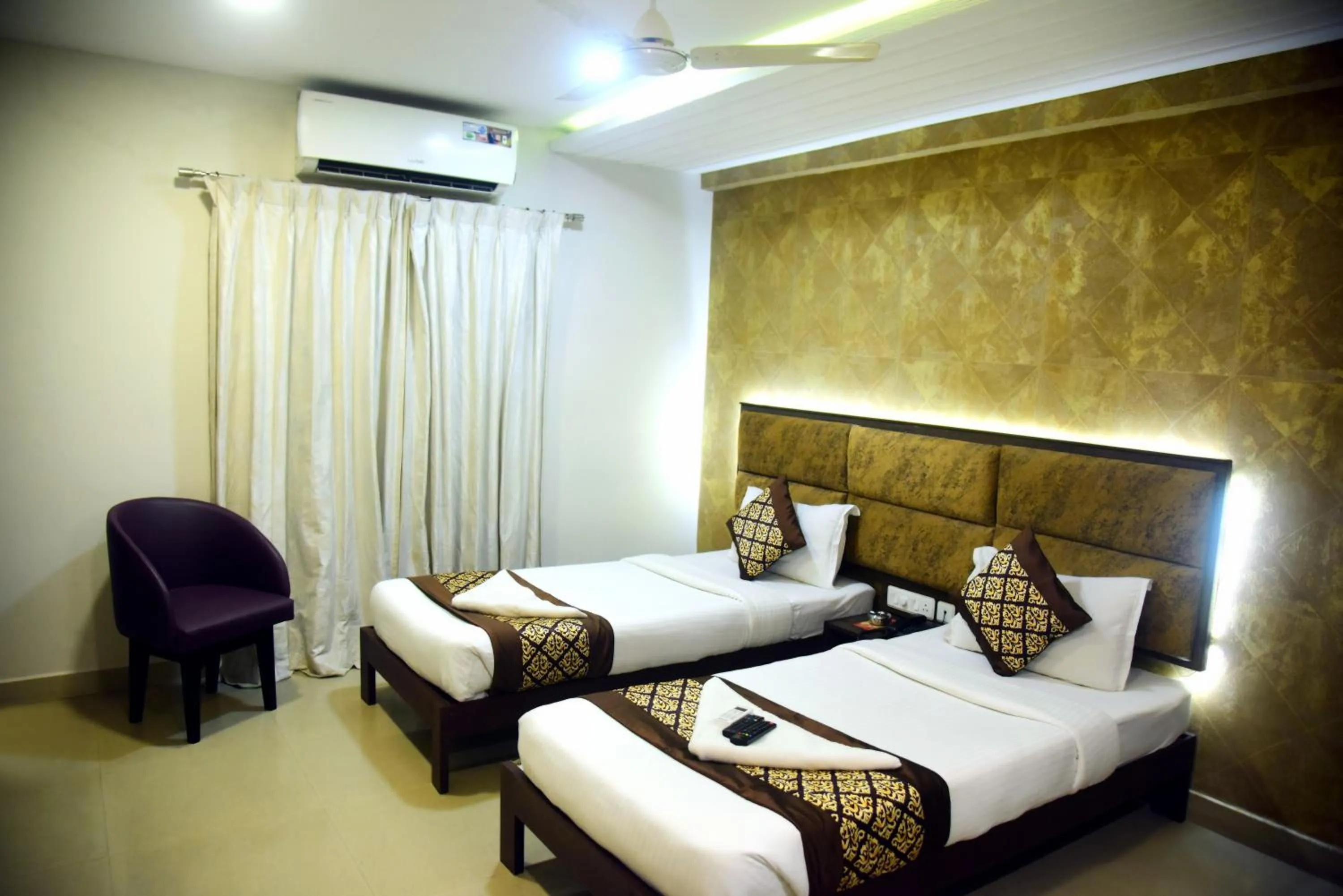 Bed in Pine Tree Signature