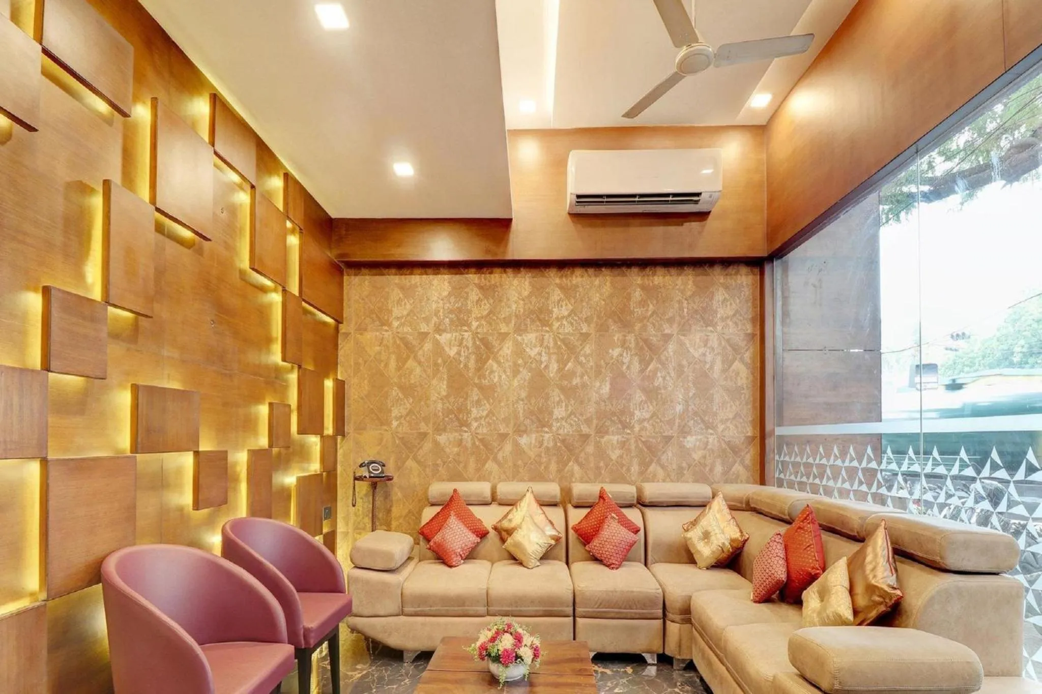 Lobby or reception in Pine Tree Signature