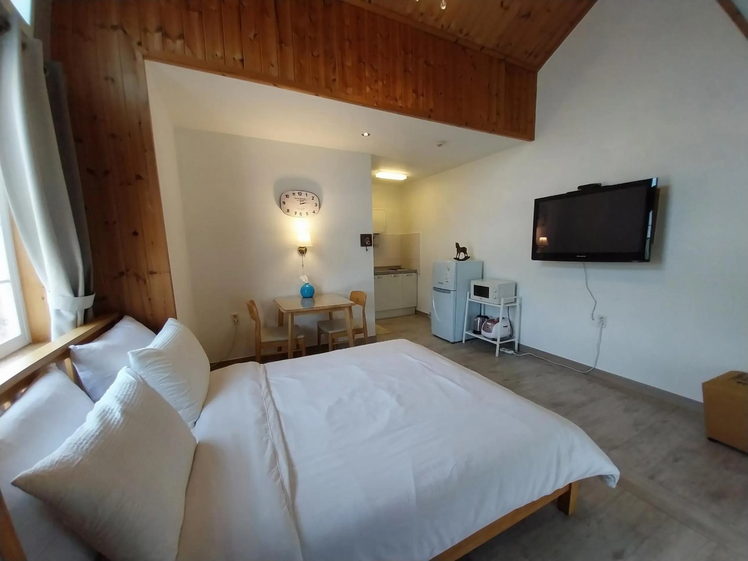 Bedroom, Bed in Another world pension