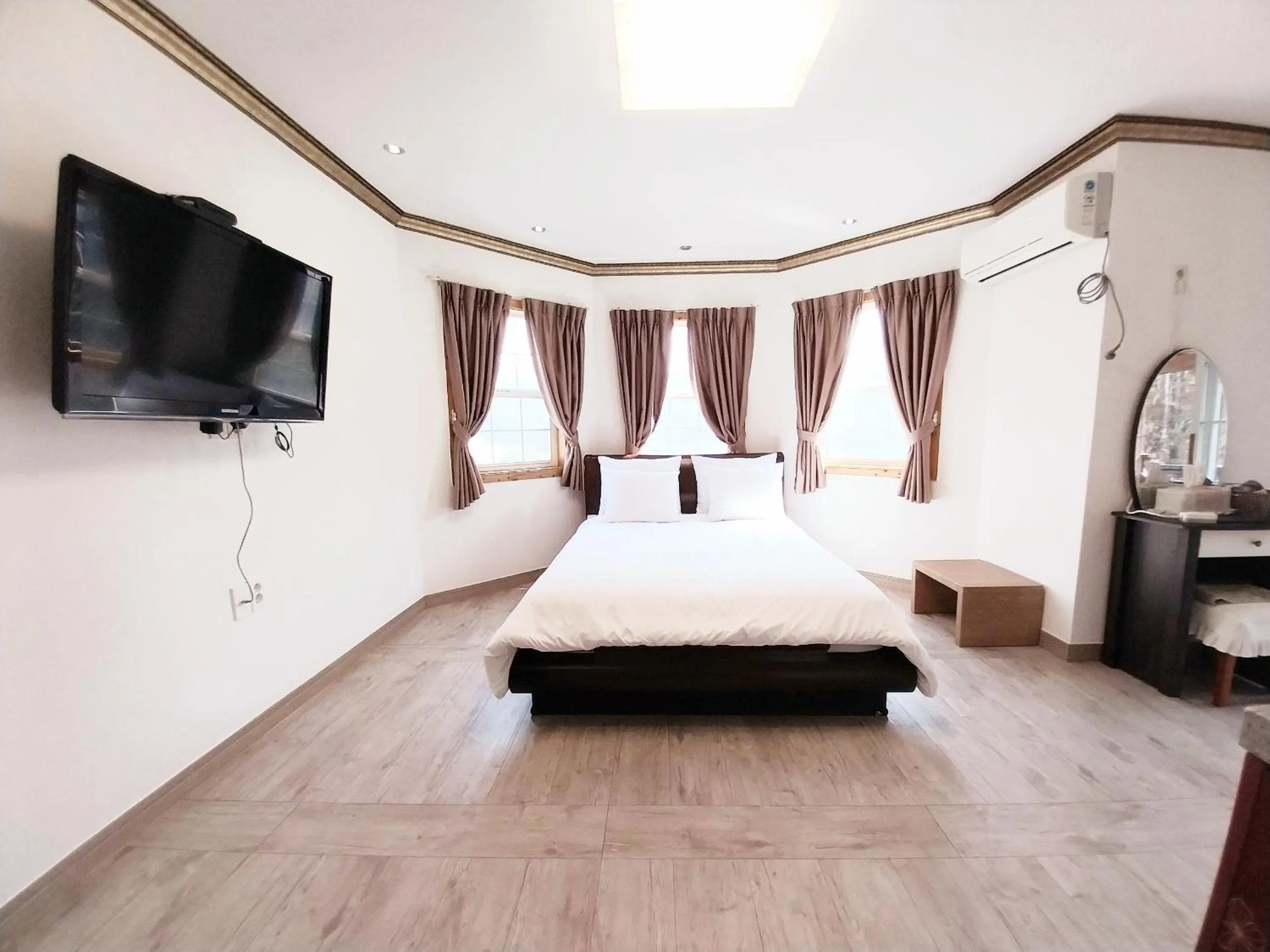 Bed in Another world pension