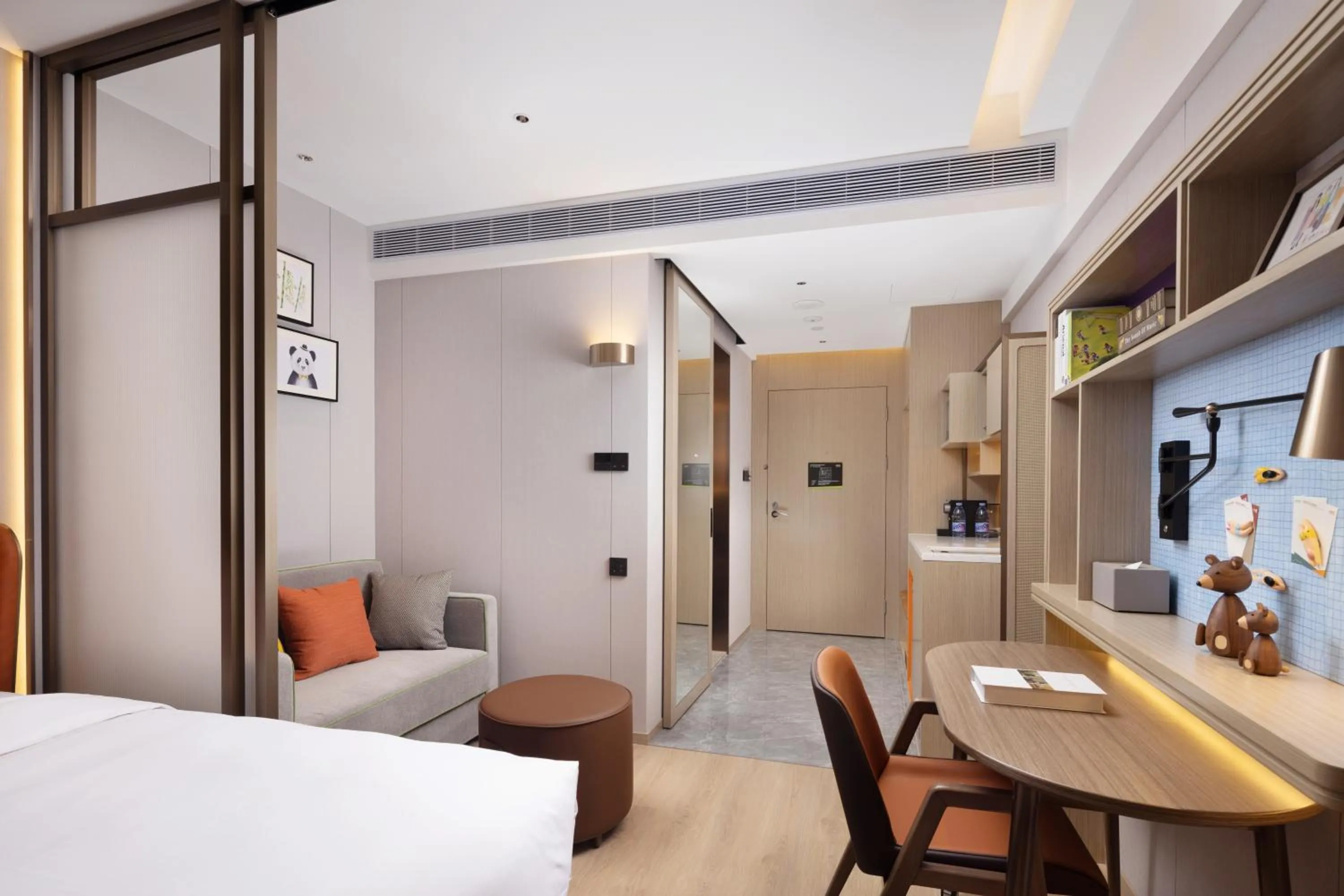 Living room, Bed in Home2 Suites by Hilton Chengdu Kuanzhai Alley