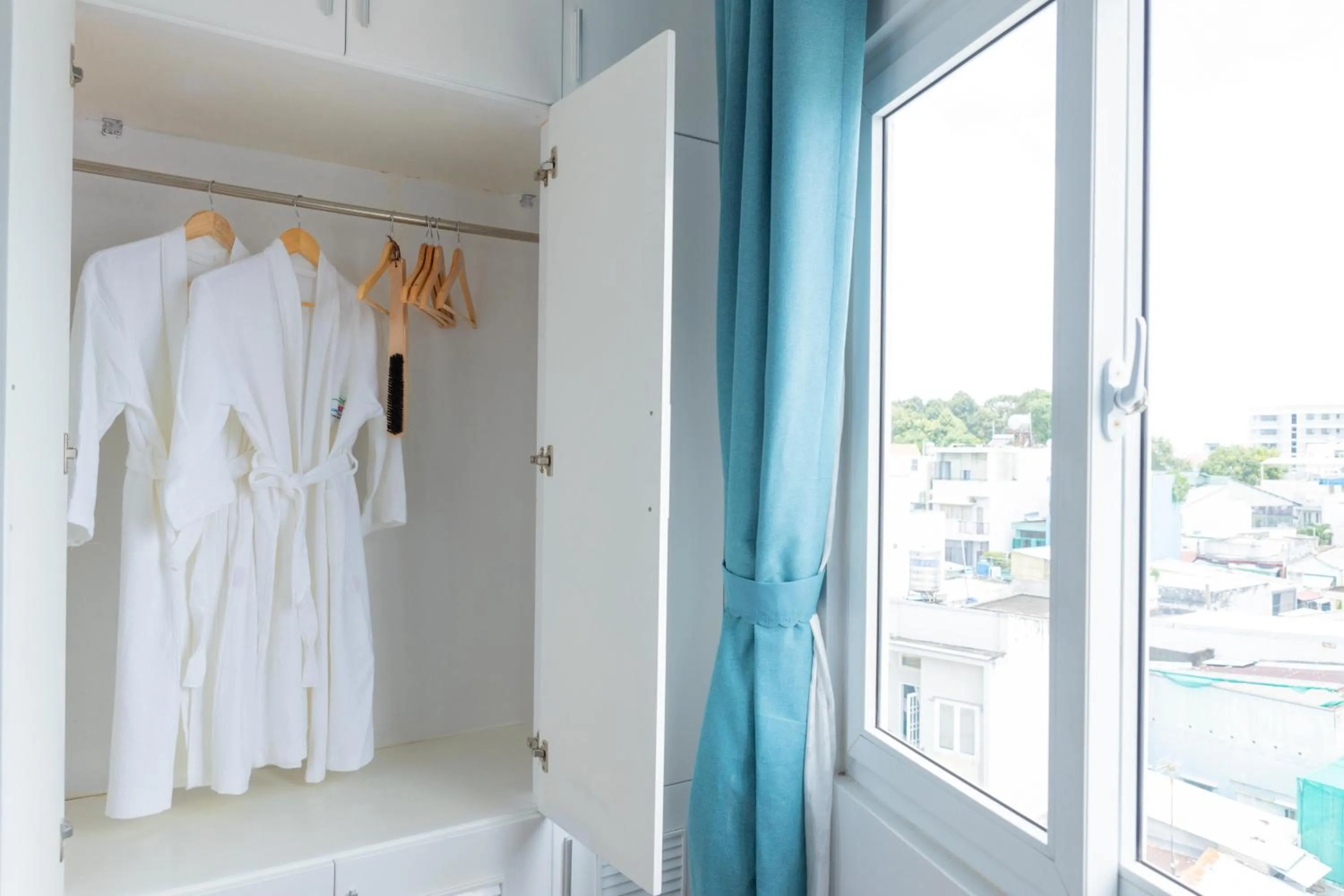 Shower in Yen Nam Hotel Nguyen Thai Son