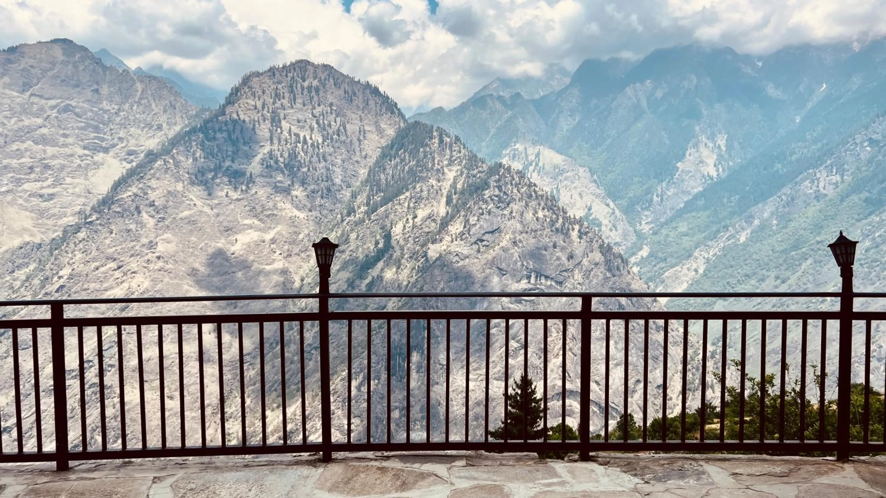 Faraway Cottages, Auli
