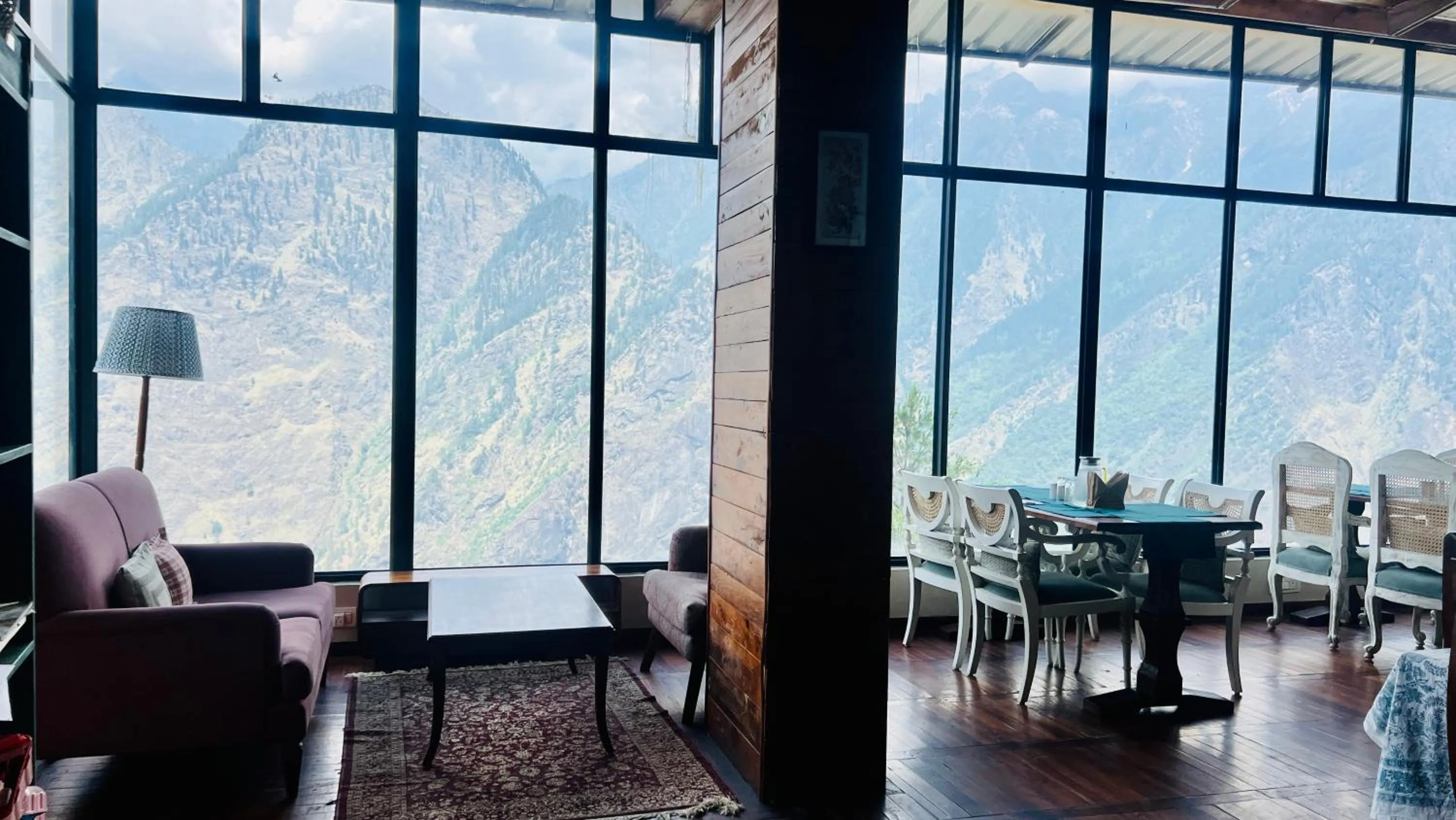 Restaurant/places to eat in Faraway Cottages, Auli