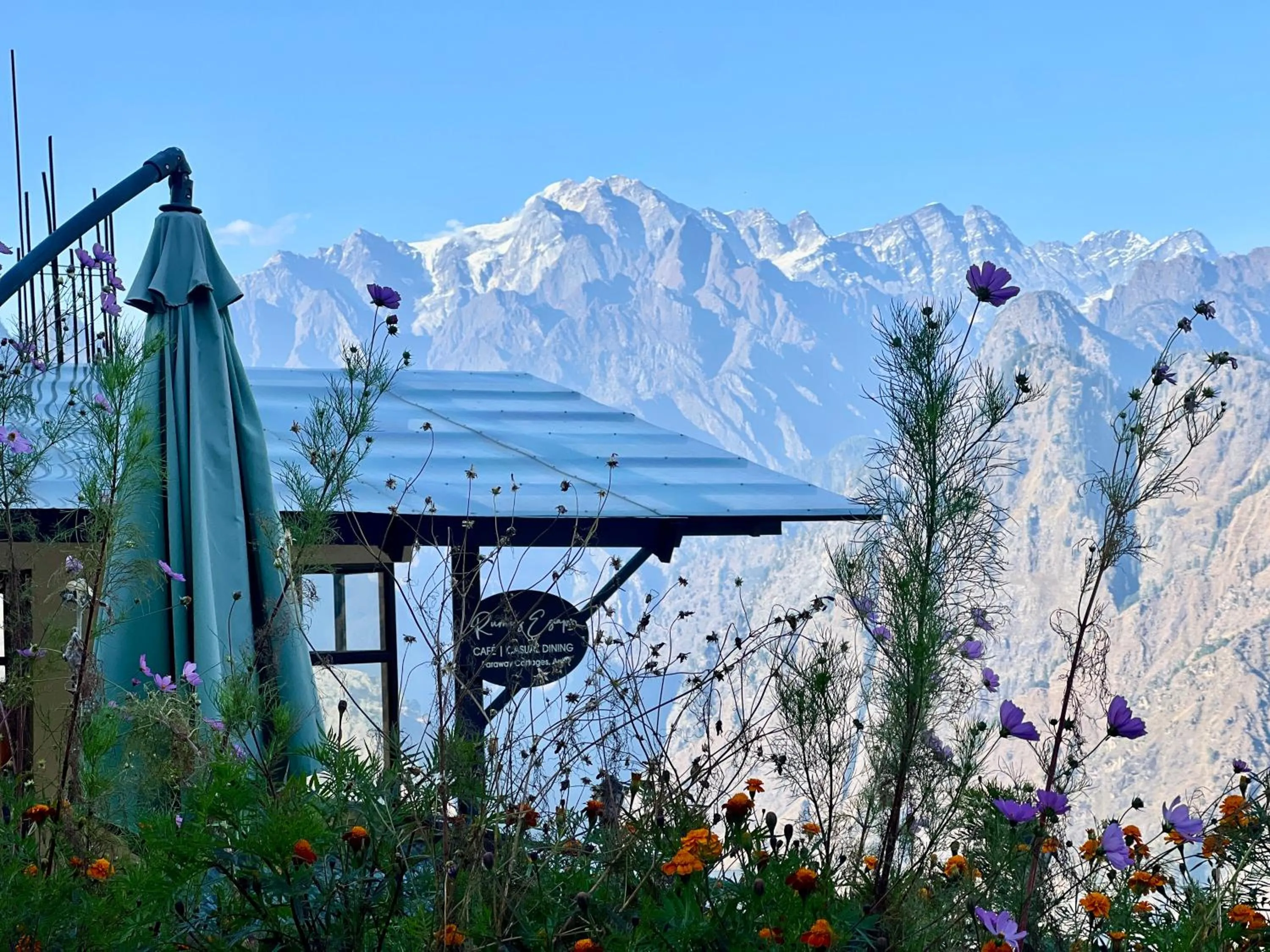 Restaurant/places to eat in Faraway Cottages, Auli