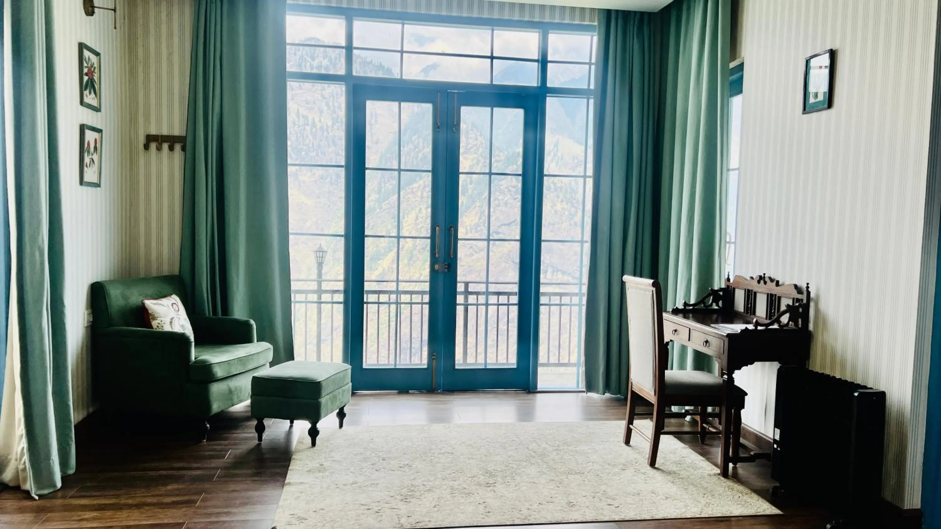 Bedroom in Faraway Cottages, Auli