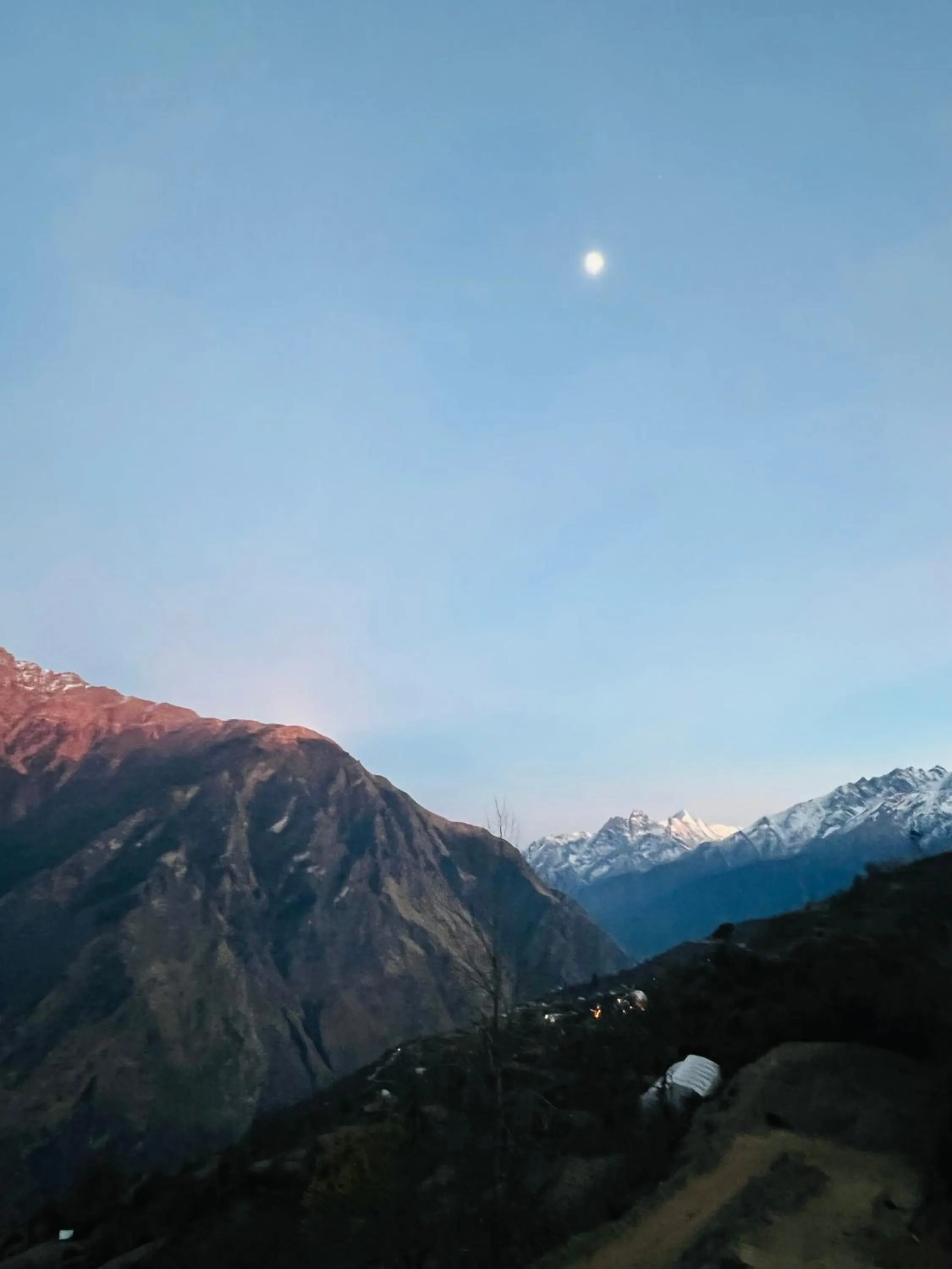Neighbourhood in Faraway Cottages, Auli