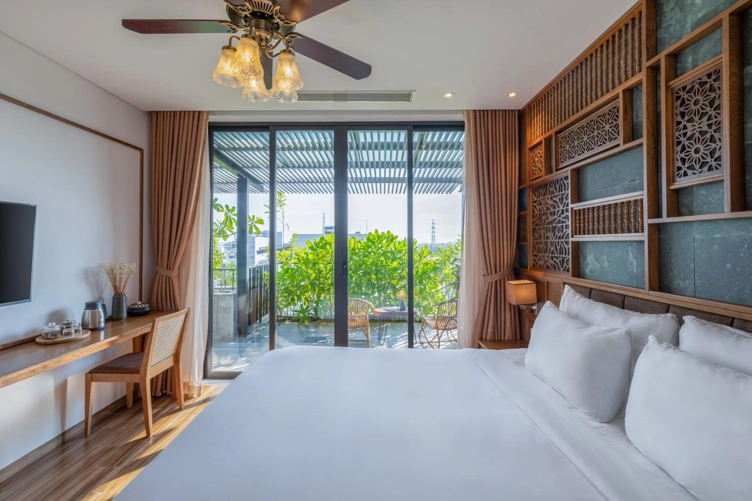 Communal lounge/ TV room, Bed in Bonny Boutique Hotel Da Nang