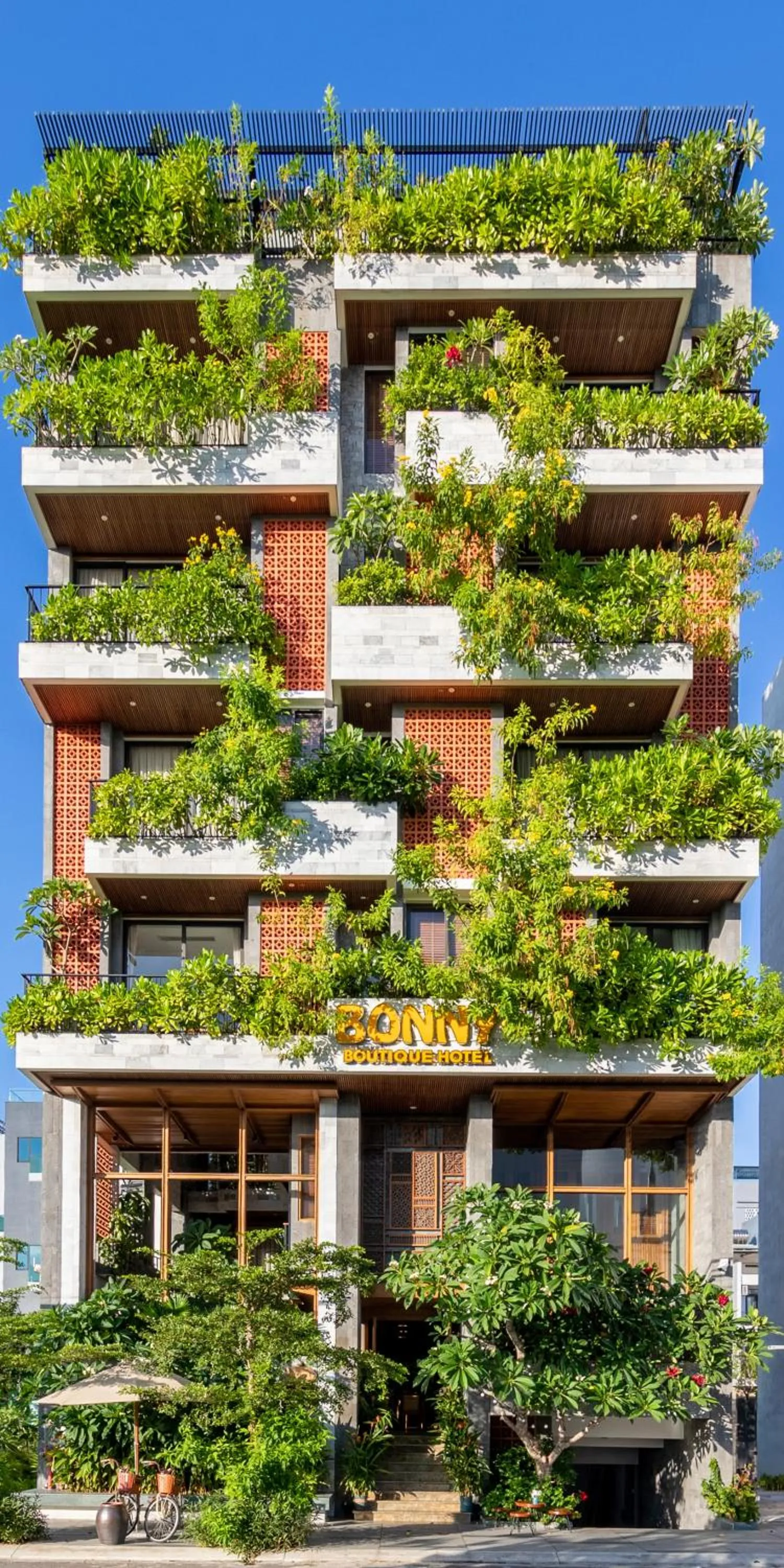 Property building in Bonny Boutique Hotel Da Nang