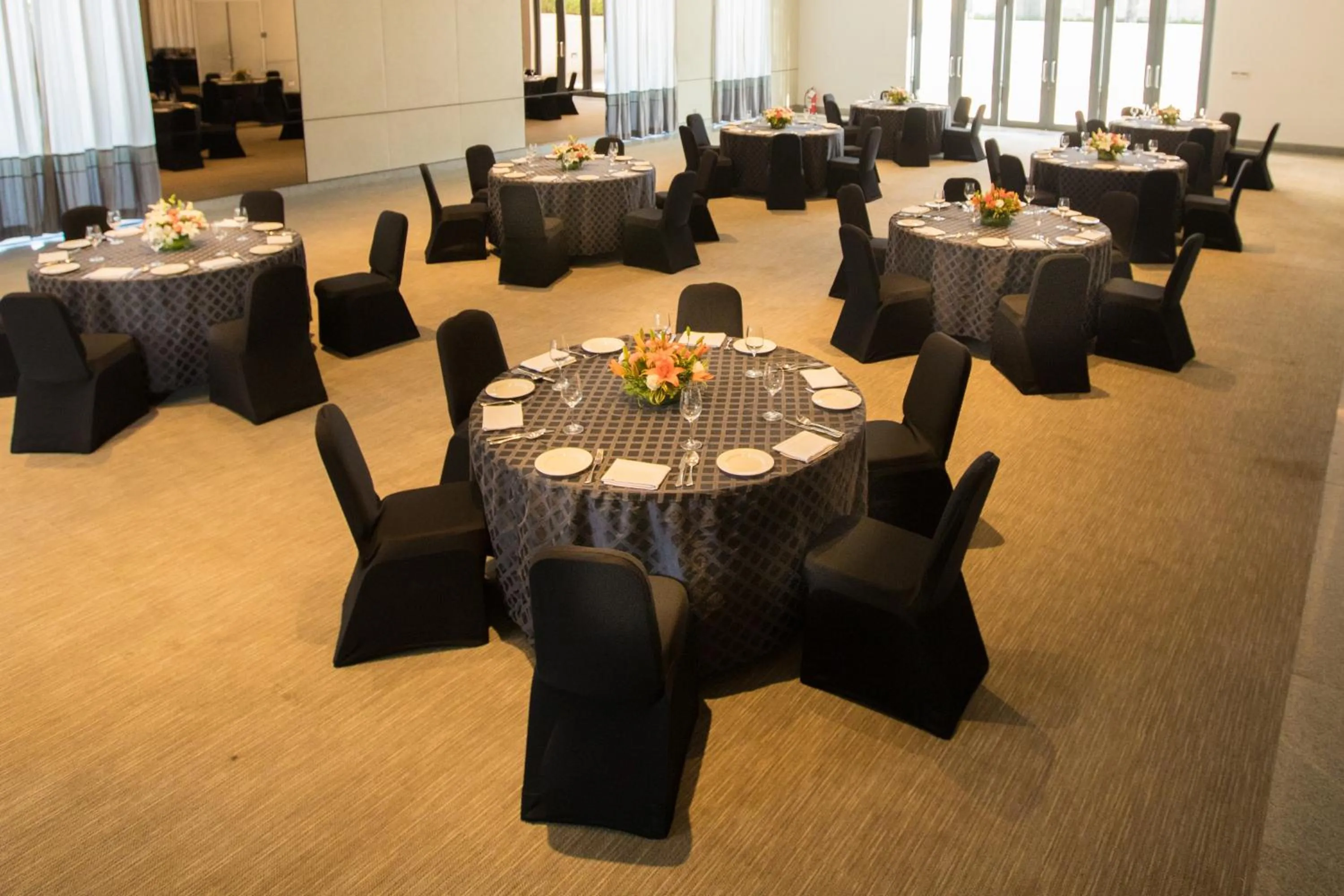 Restaurant/places to eat in BLVD Club - Near BENGALURU AIRPORT