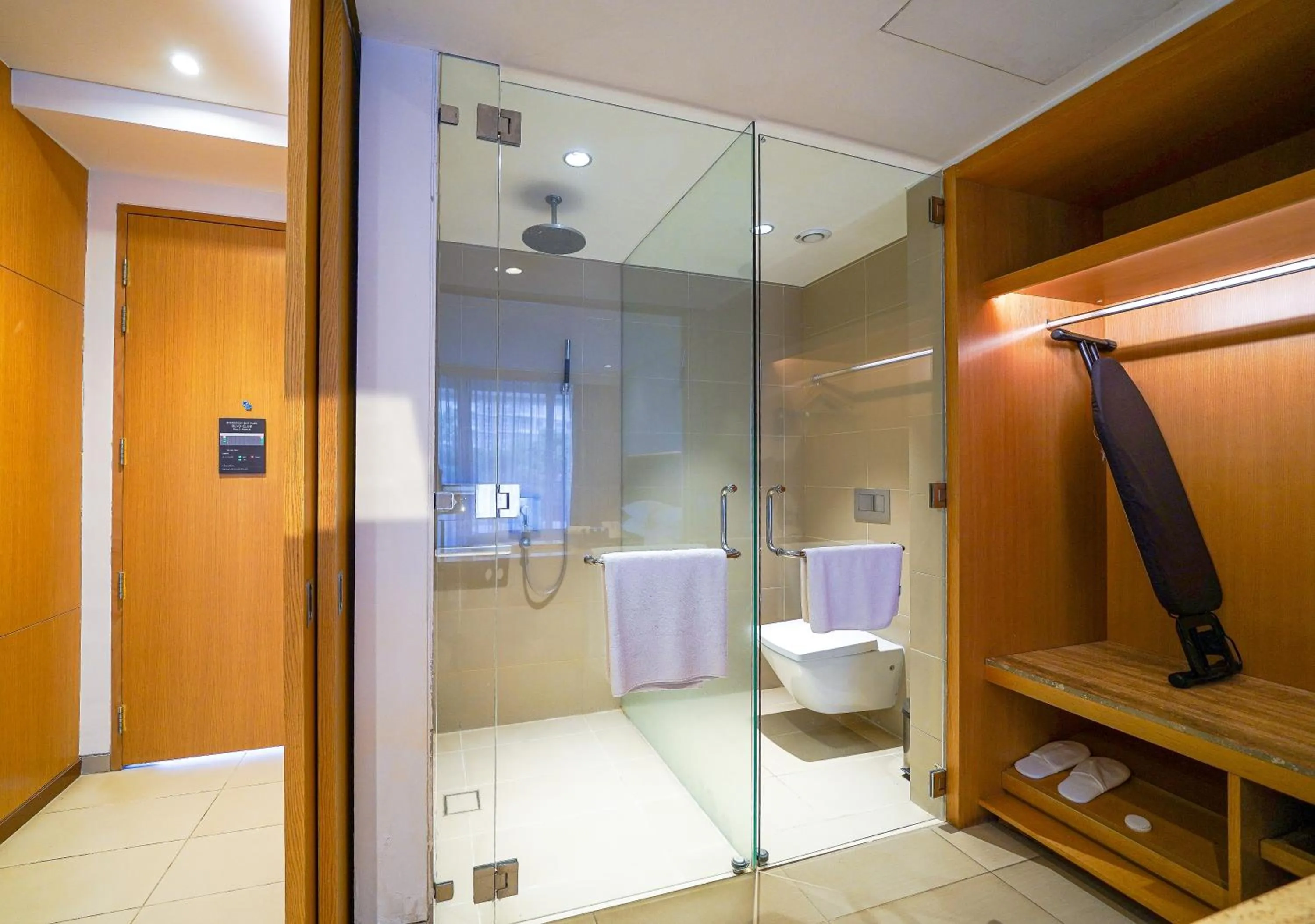 Shower in BLVD Club - Near BENGALURU AIRPORT