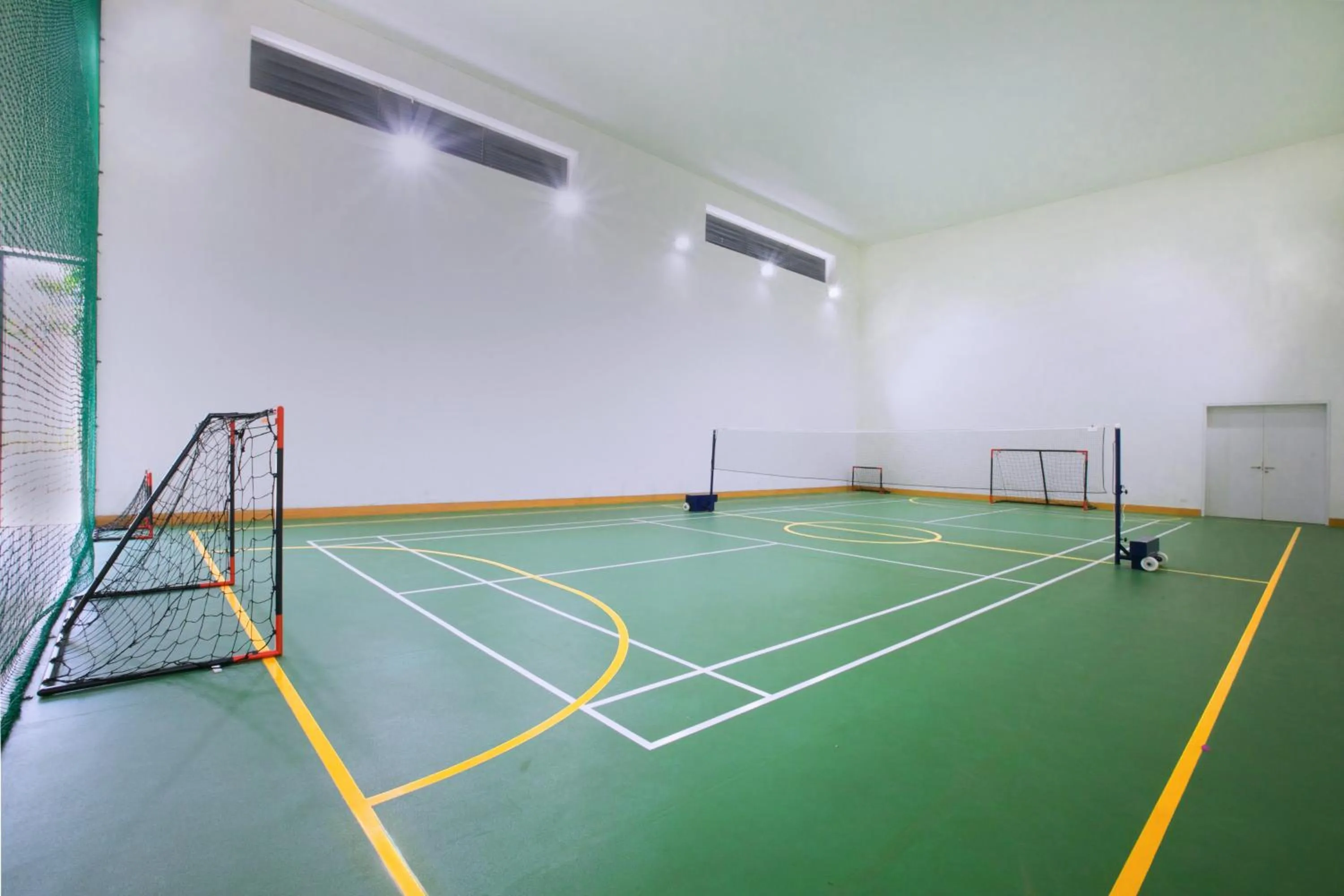 Squash in BLVD Club - Near BENGALURU AIRPORT