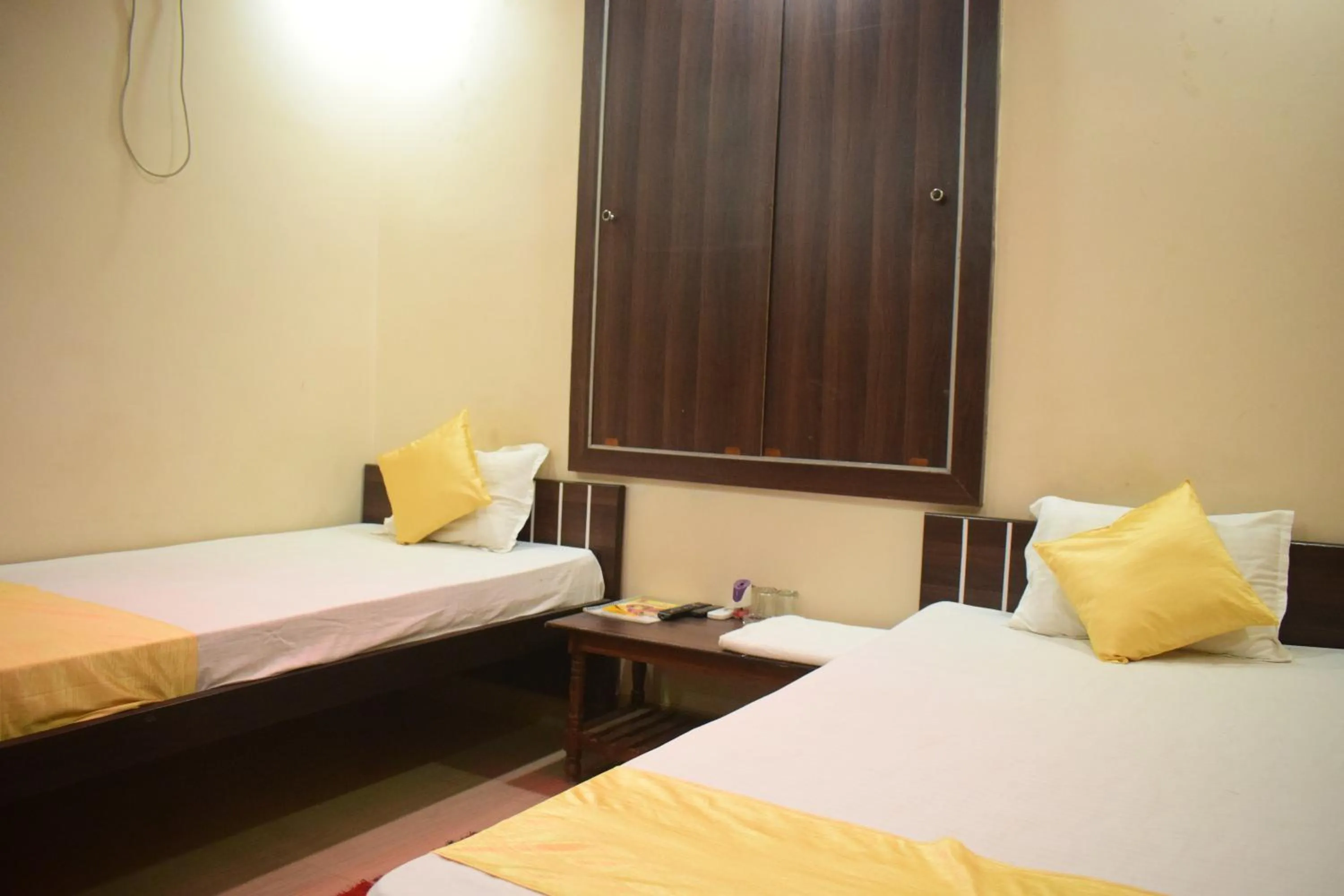 Bed in Hotel Shakuntla Palace