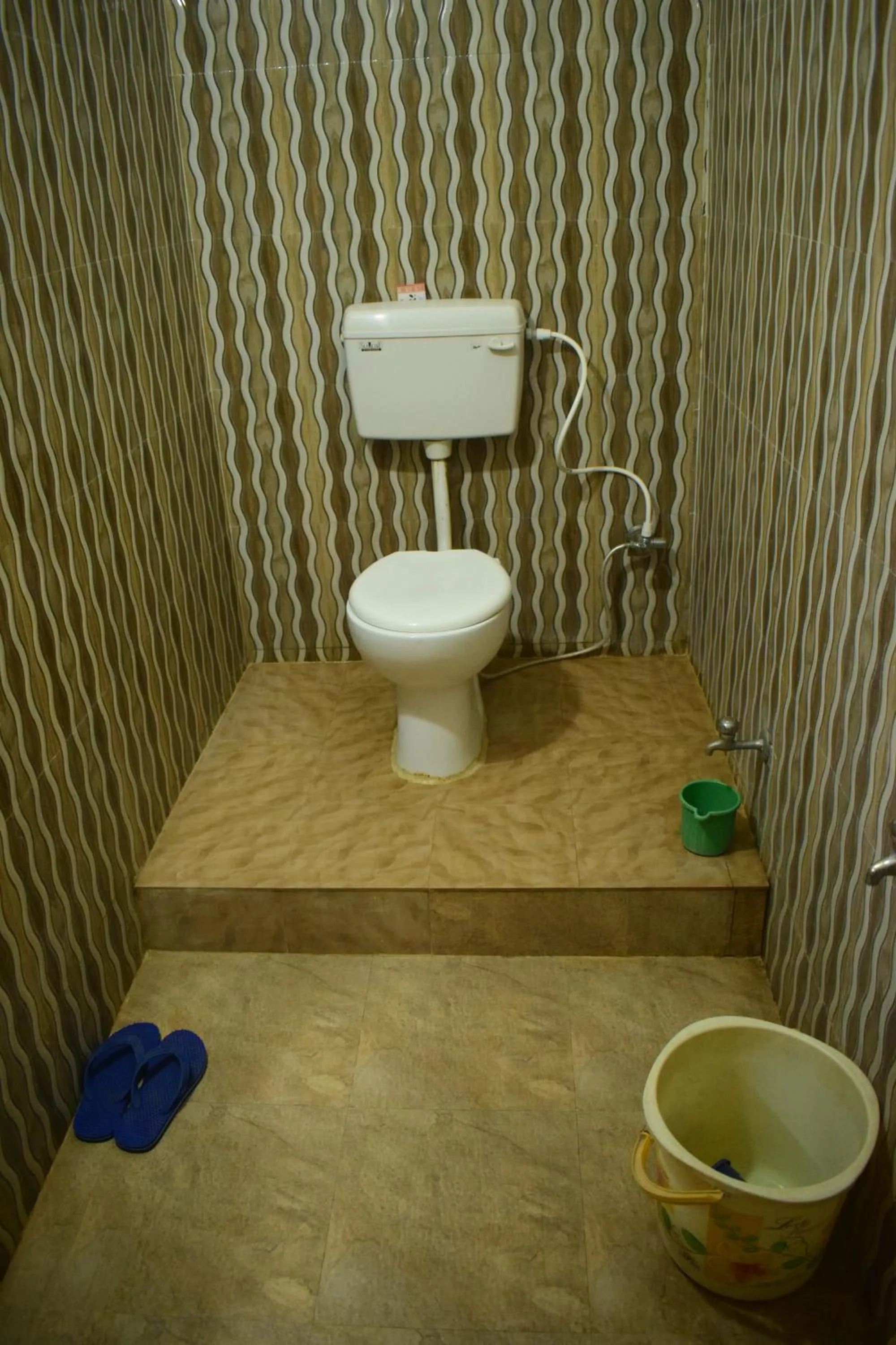 Toilet in Hotel Shakuntla Palace