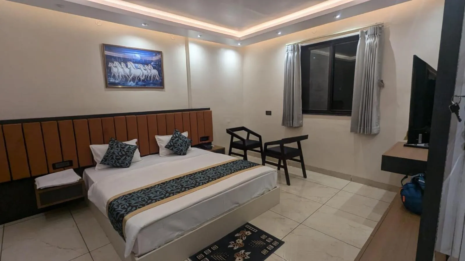 Bed in Hotel Shakuntla Palace