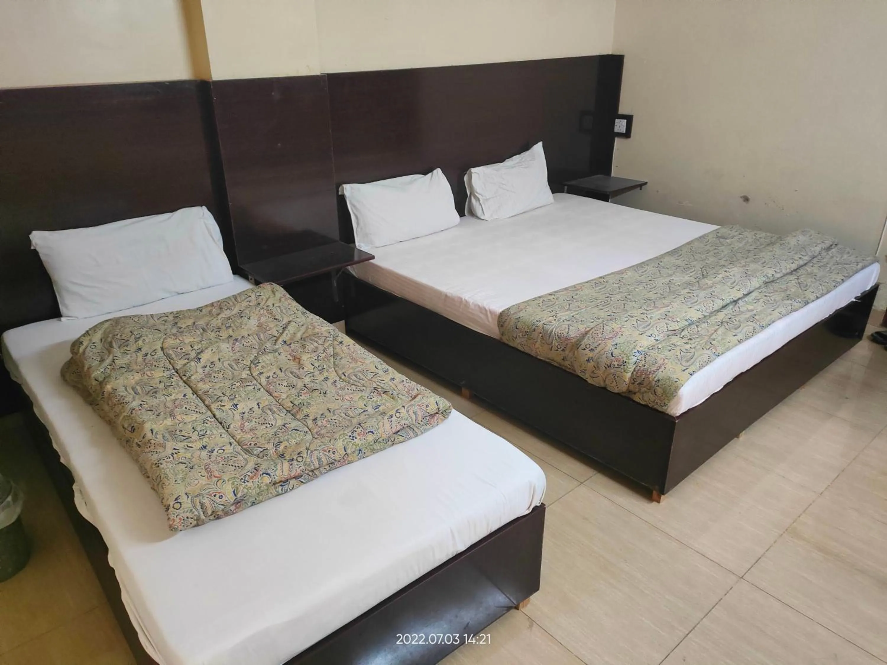 Bed in Al Sakhawat Hotel