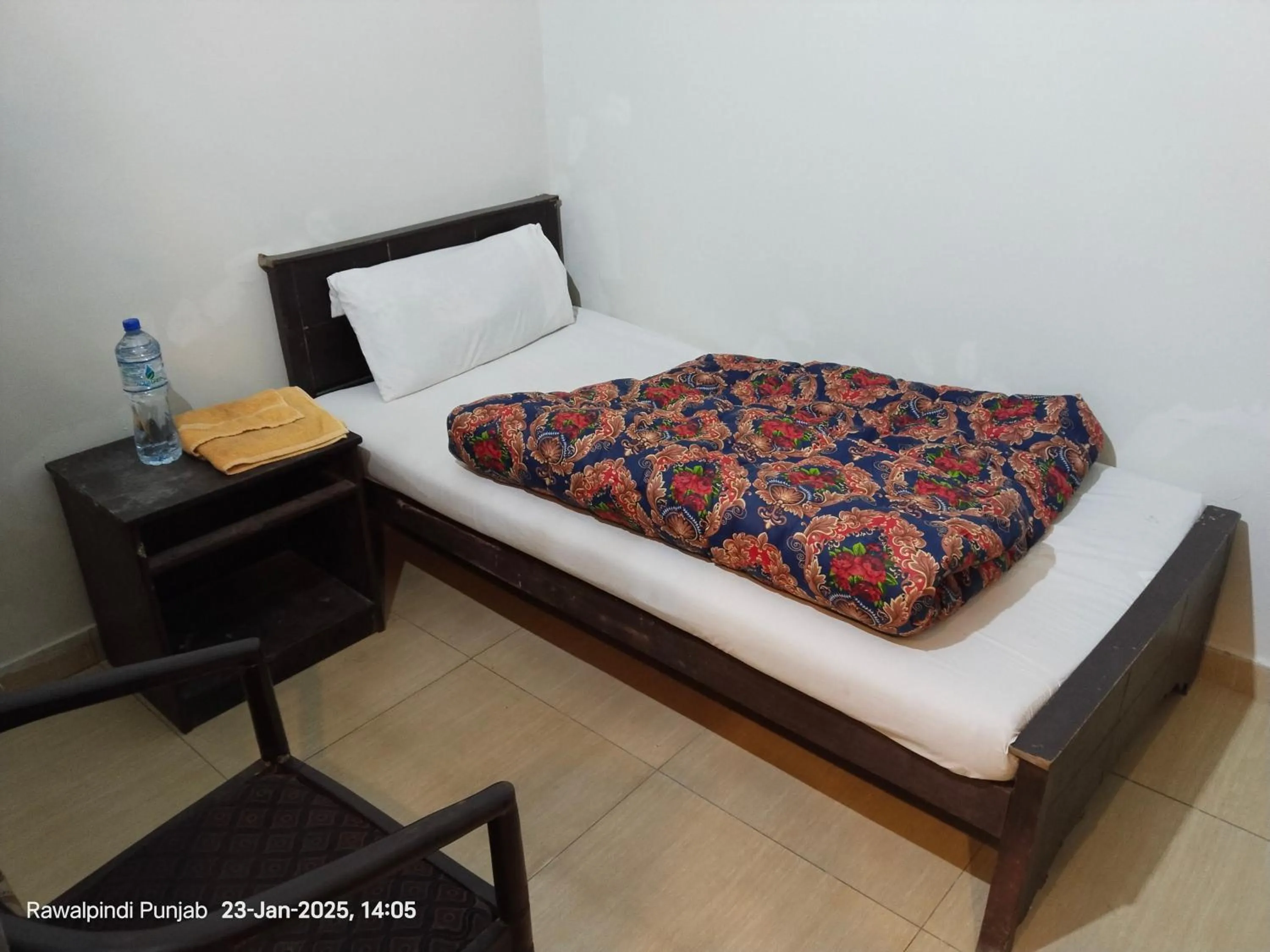 Bed in Al Sakhawat Hotel