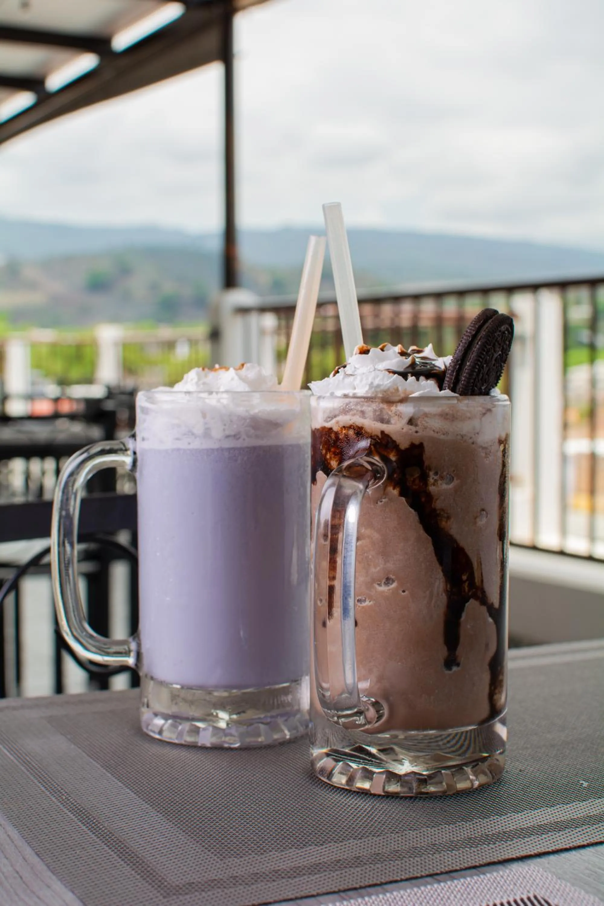 Restaurant/places to eat in Hotel Manadia