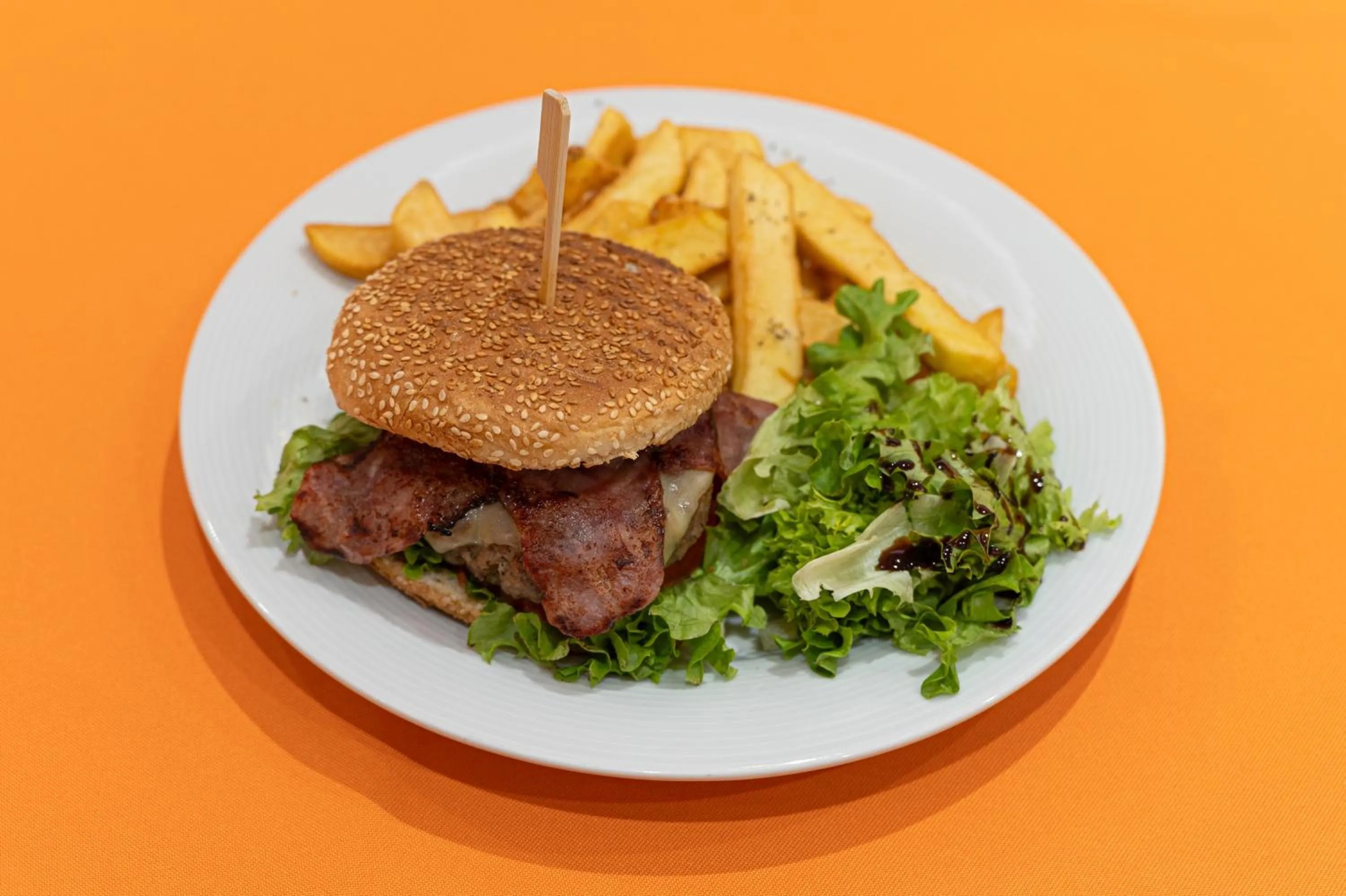 Restaurant/places to eat in Faros I