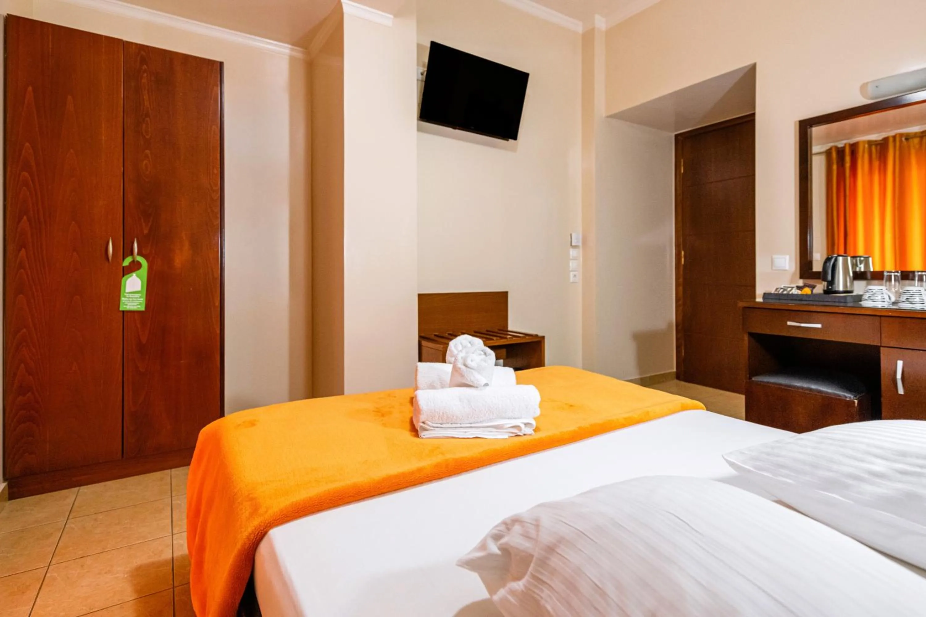 Bedroom, Bed in Faros I