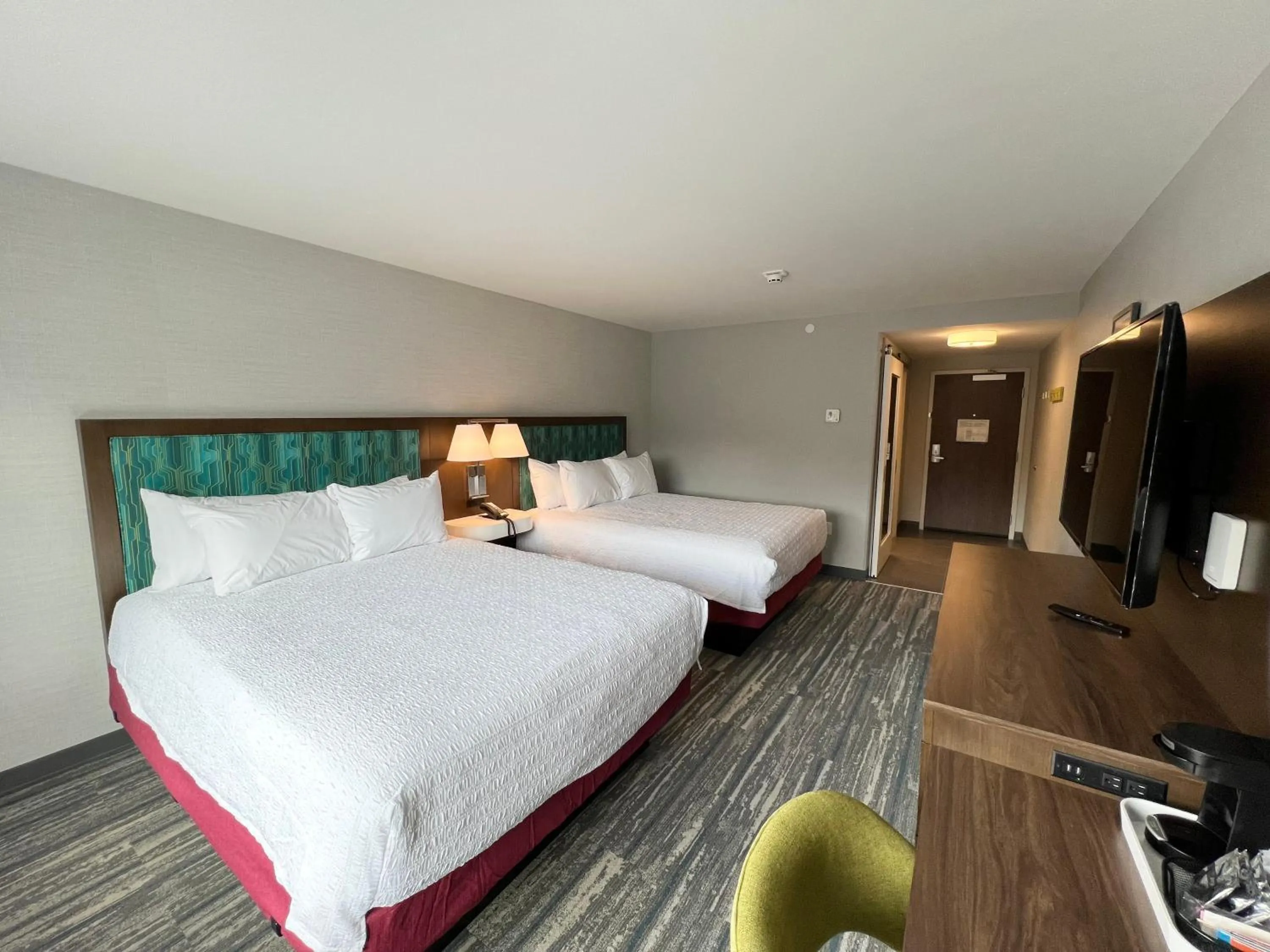 Bed in Hampton Inn Lincoln White Mountains