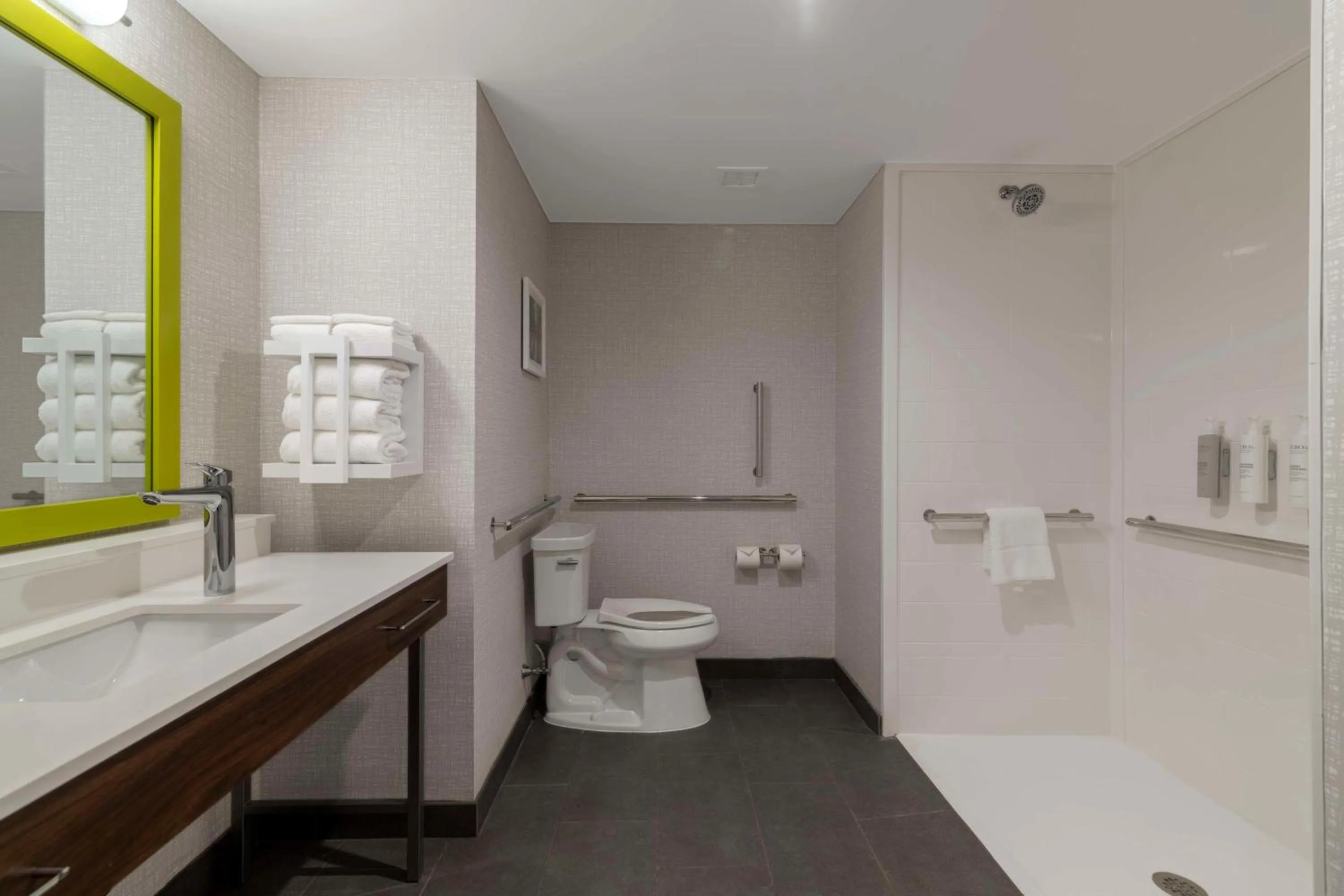 Bathroom in Hampton Inn Lincoln White Mountains