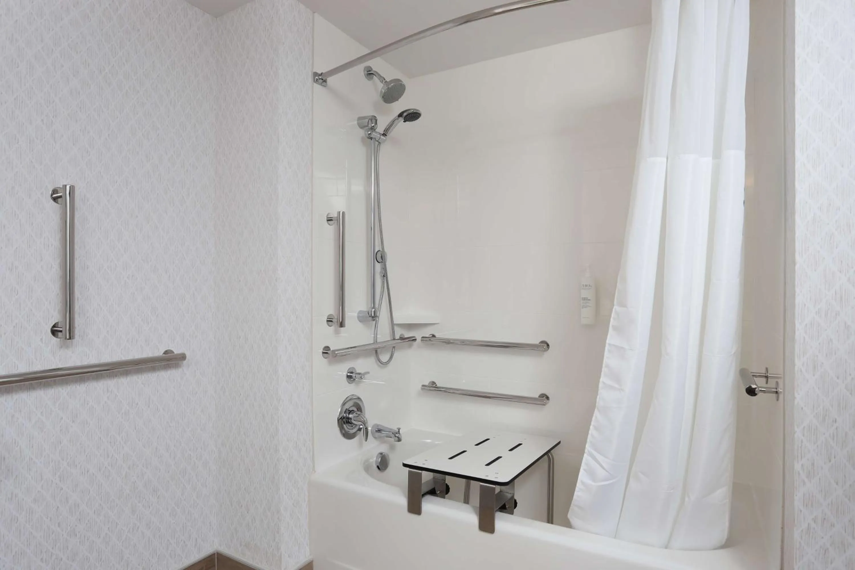 Bathroom in Hampton Inn & Suites Manistee, Mi