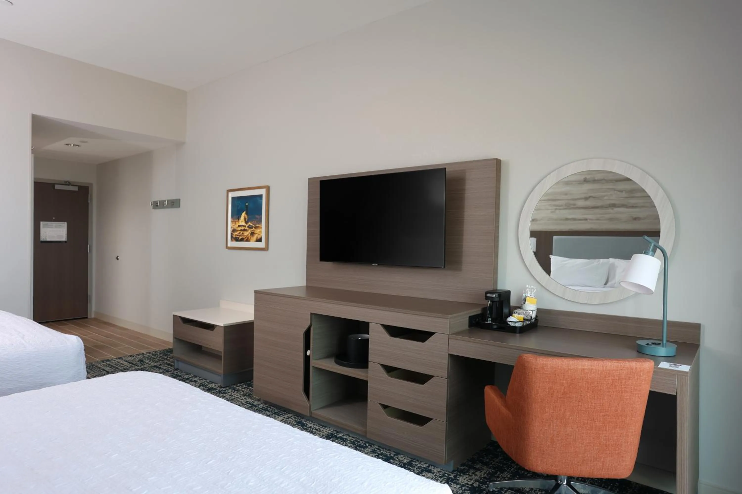 Bed in Hampton Inn & Suites Manistee, Mi