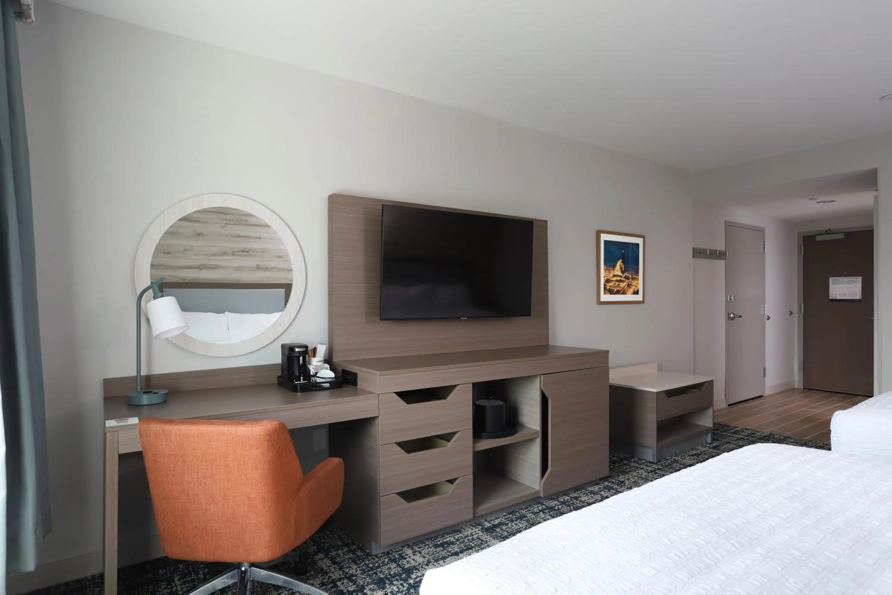 Bed in Hampton Inn & Suites Manistee, Mi