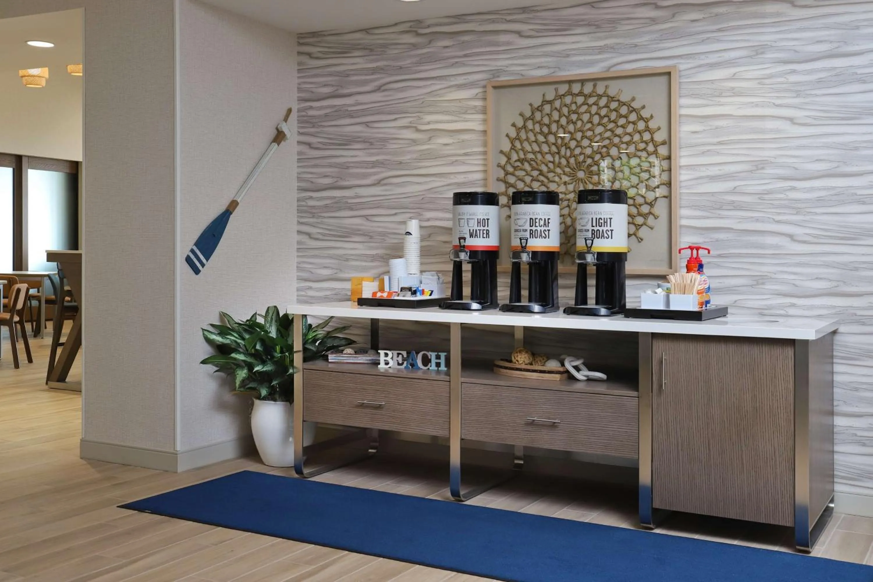 Dining area in Hampton Inn & Suites Manistee, Mi