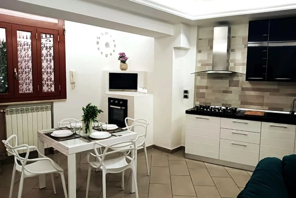 Kitchen or kitchenette in BORGO LORETO NAPLES